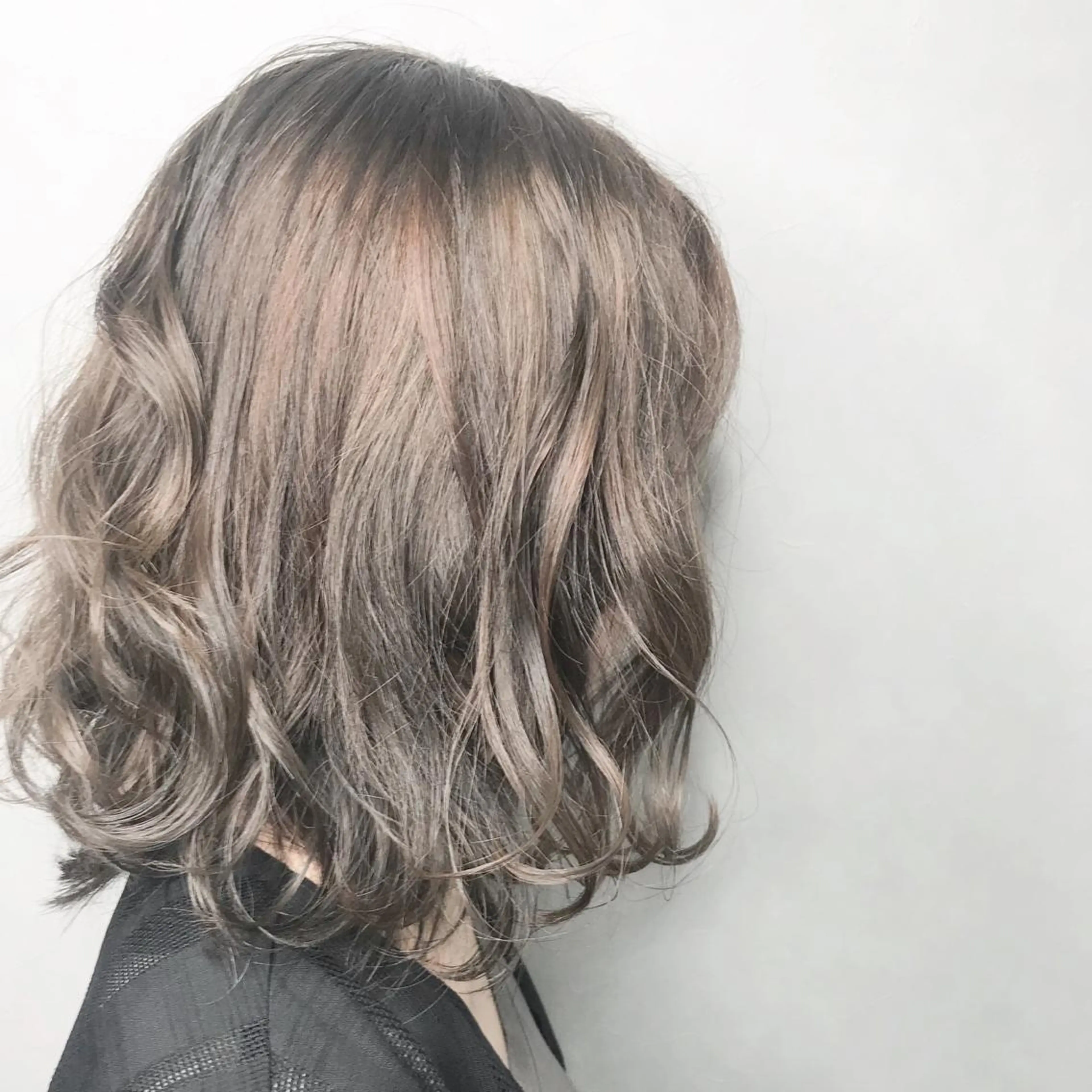 ミディアム カラー パーマ 外国人風カラー カット ヘアカラー 🫧代表/新宿駅近/ 限定価格🫧田辺貴裕のヘアスタイル