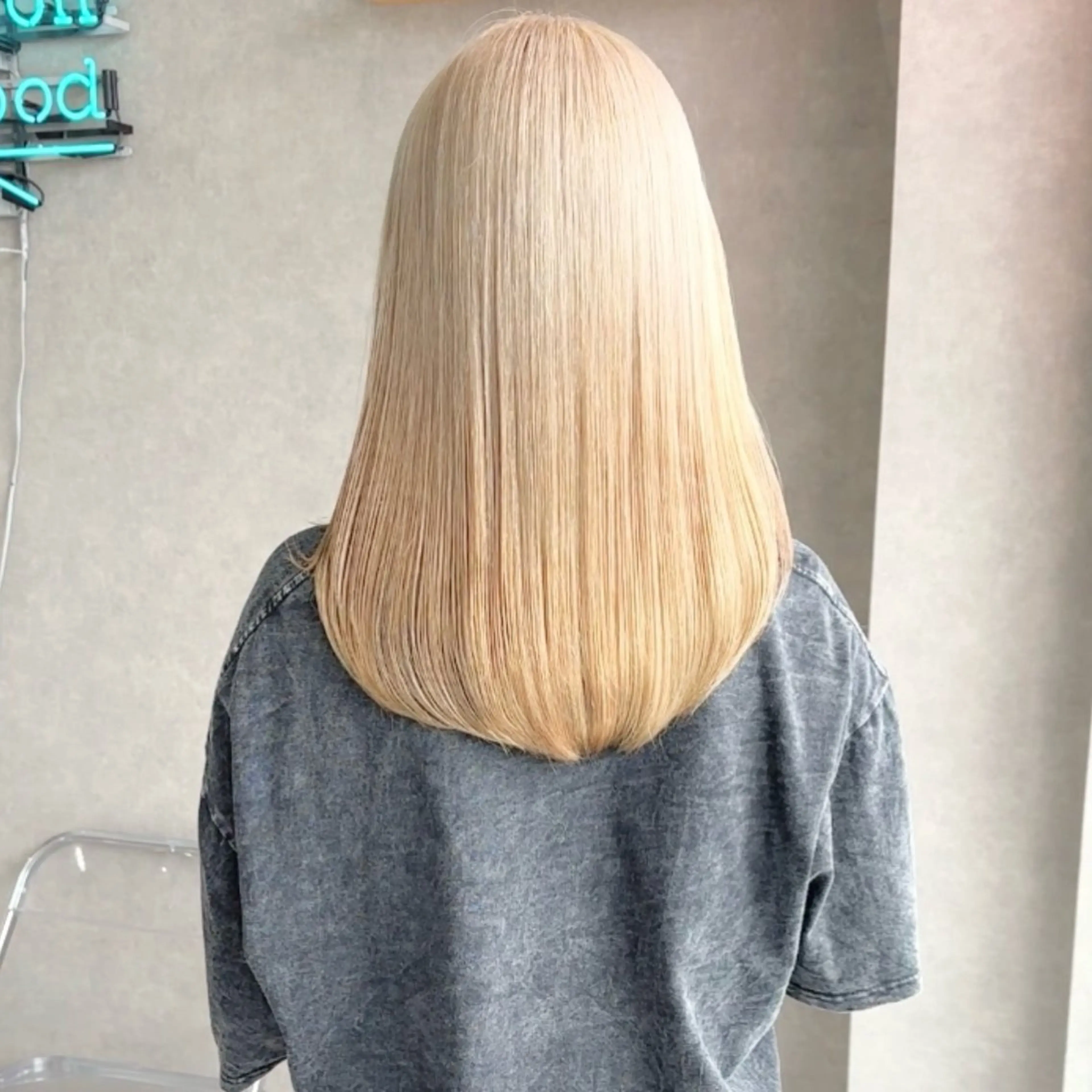 セミロング カラー はちすか るかのヘアスタイル