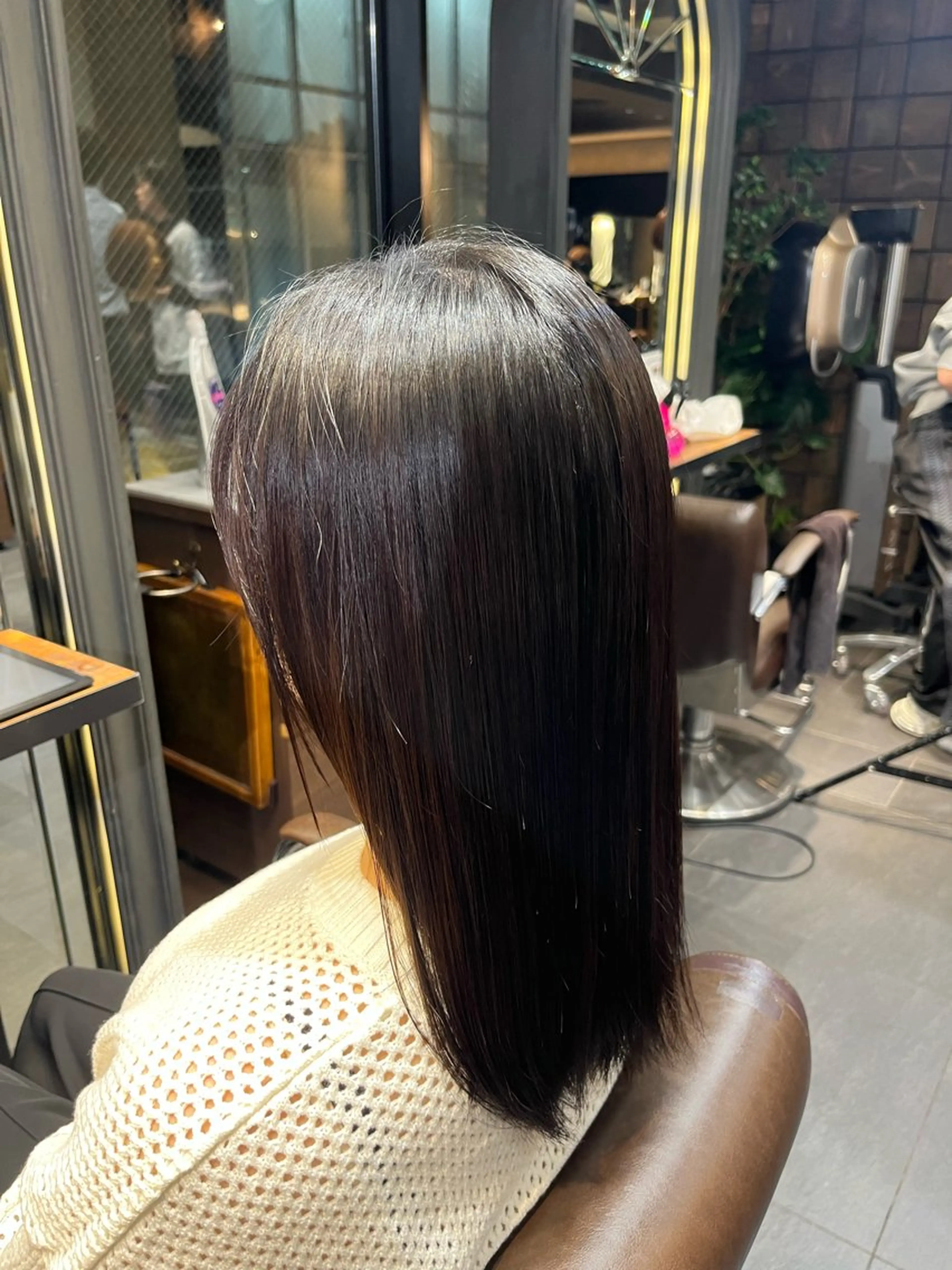 🟦透明感たっぷりヘアカラー🟦（トーンダウン）お得に染めたい方おすすめメニューになります✨✨の写真