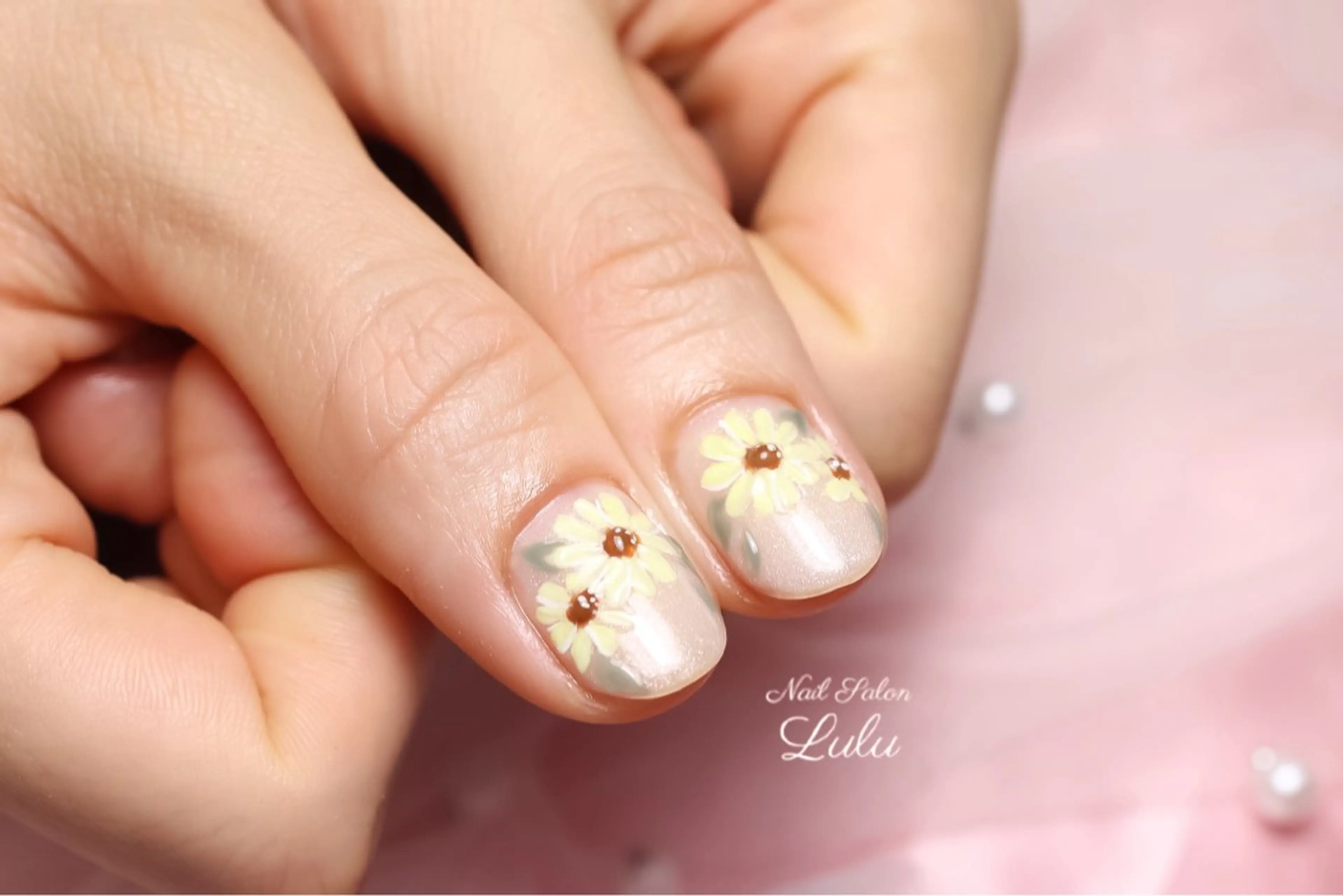 ネイル フットネイル Lulu nail salon 南堀江店所属・西村 あやかのネイルデザイン