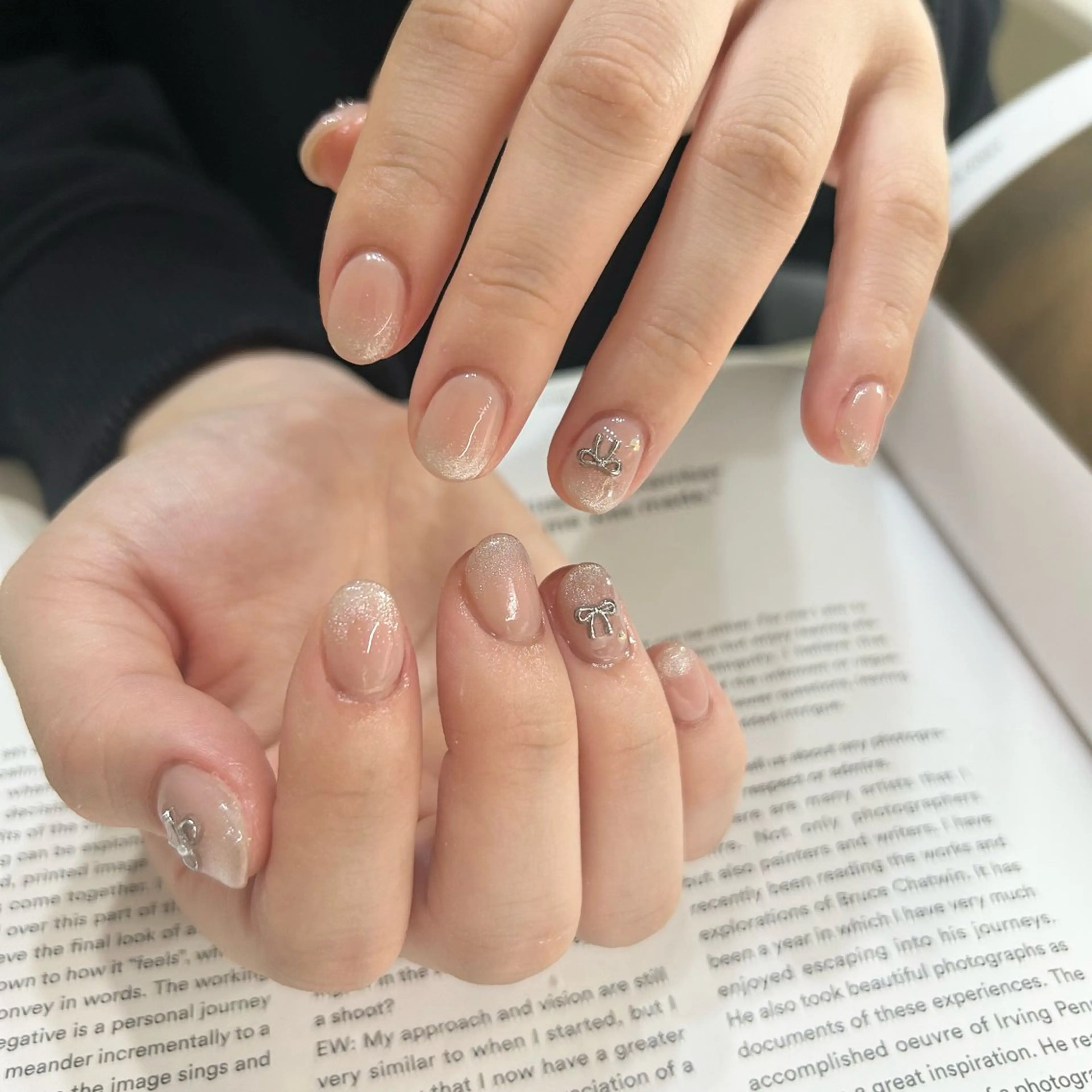 ネイル ブルー フットネイル ジェルネイル キラキラネイル 韓国ネイル ハンドネイル RooM -produce by maynail-所属・RooM -mizuki-のネイルデザイン