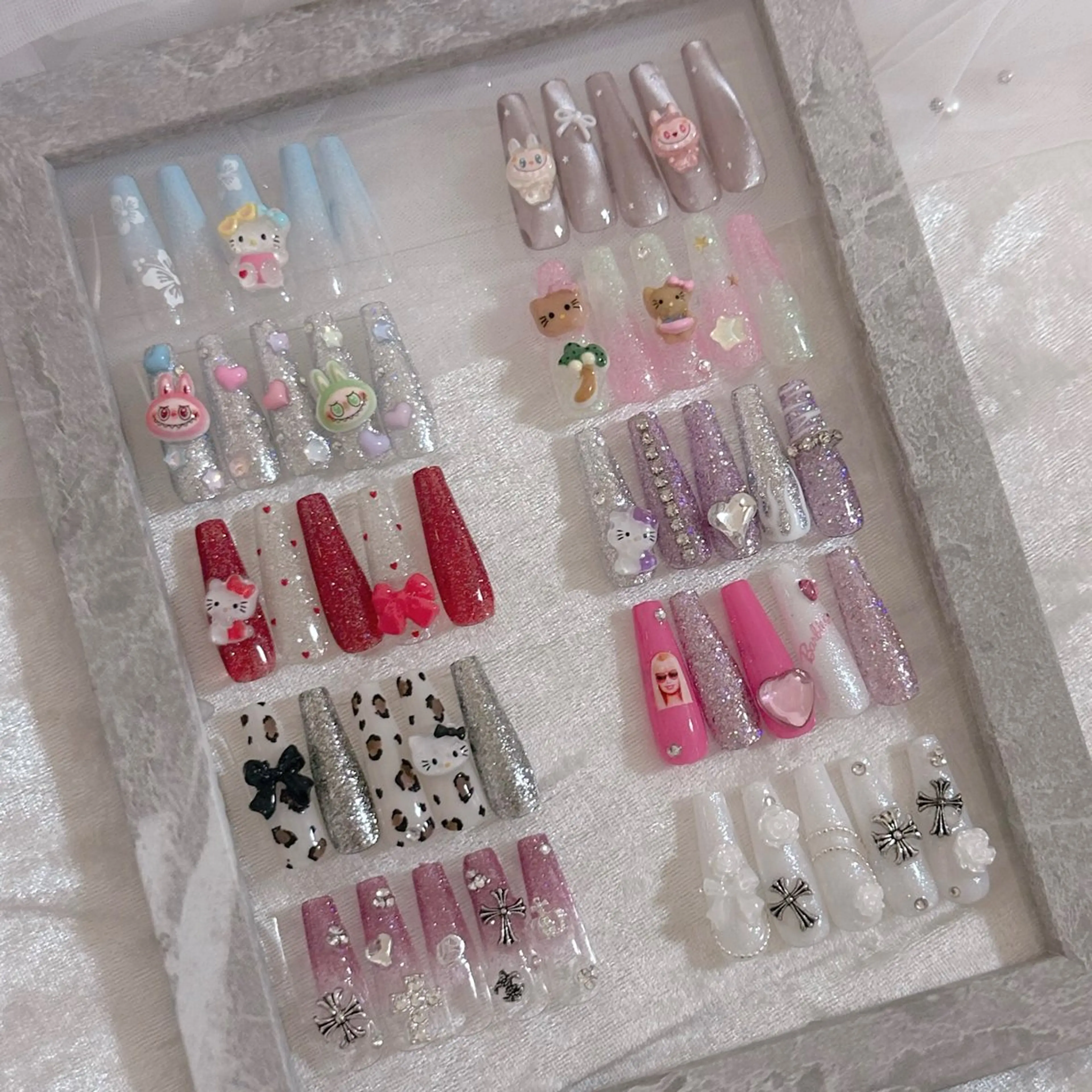 定額ネイル🖤C ギャル　ワンホン　クロムの写真