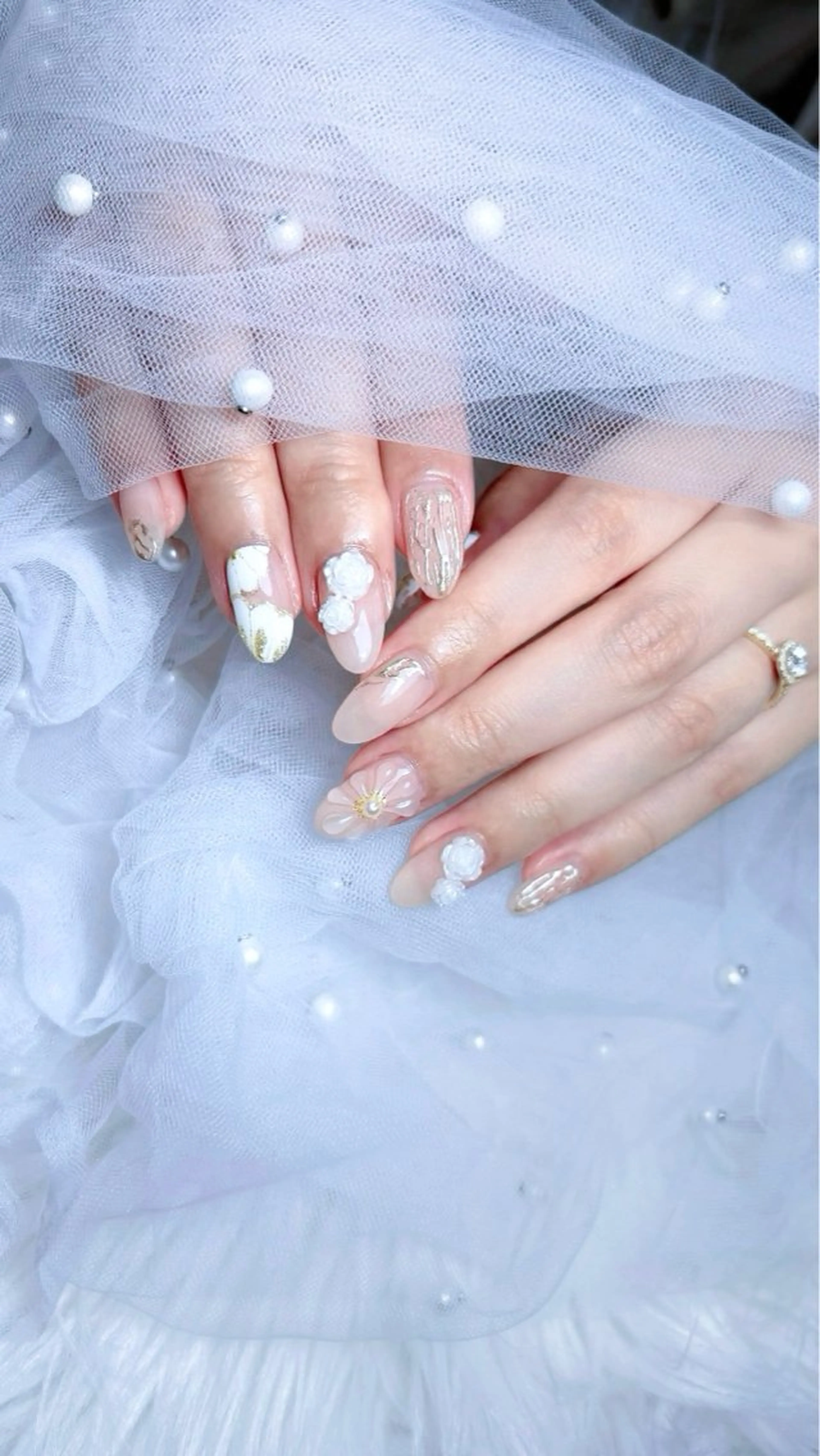 ネイル アートネイル フラワーネイル ニュアンスネイル ハンドネイル 𝑬𝑹𝑰𝑲𝑨 𓂃🎀𓈒𓏸のネイルデザイン