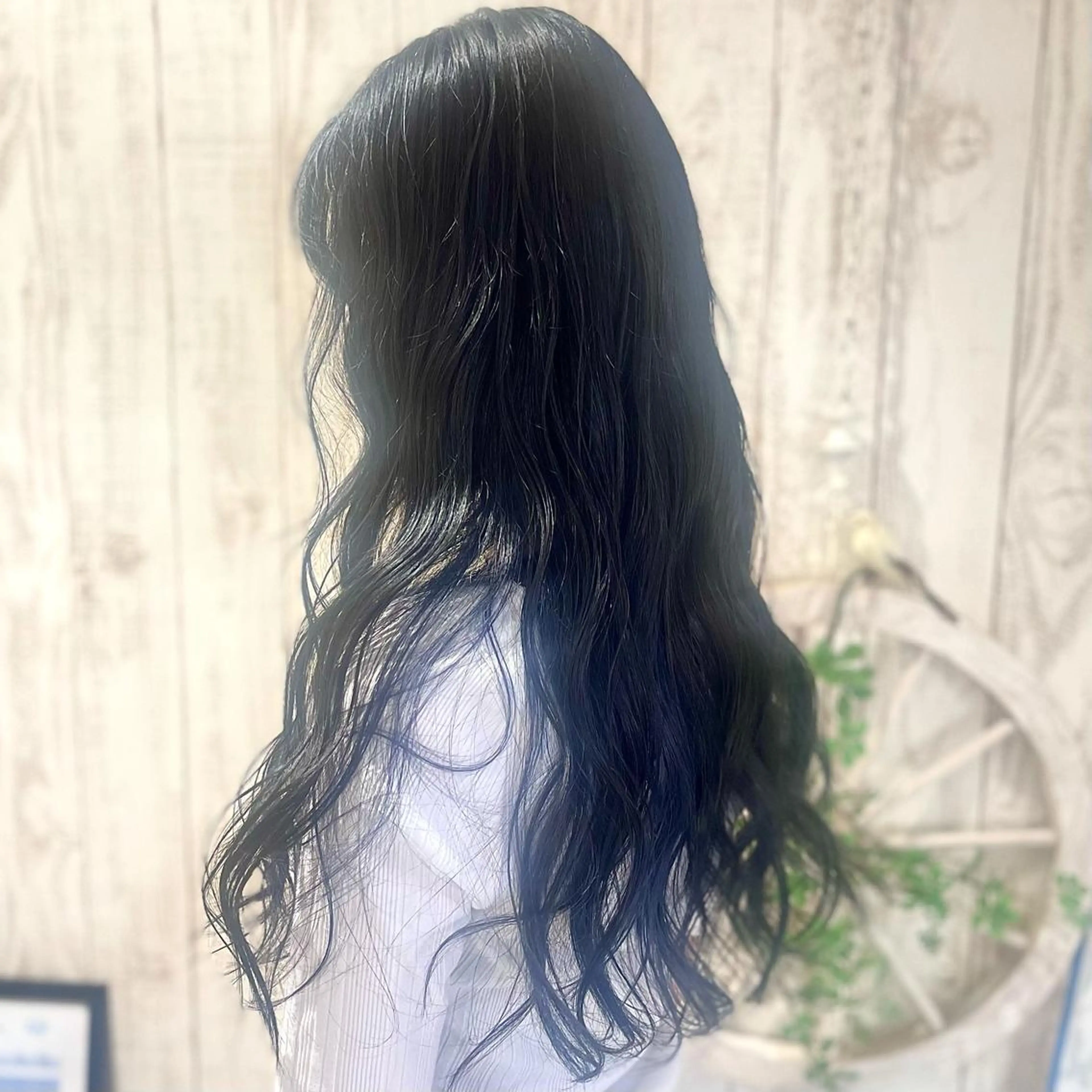 ロング カラー ブルーカラー インナーカラー Emily所属・永石 知沙希の眉毛・アイブロウイメージ