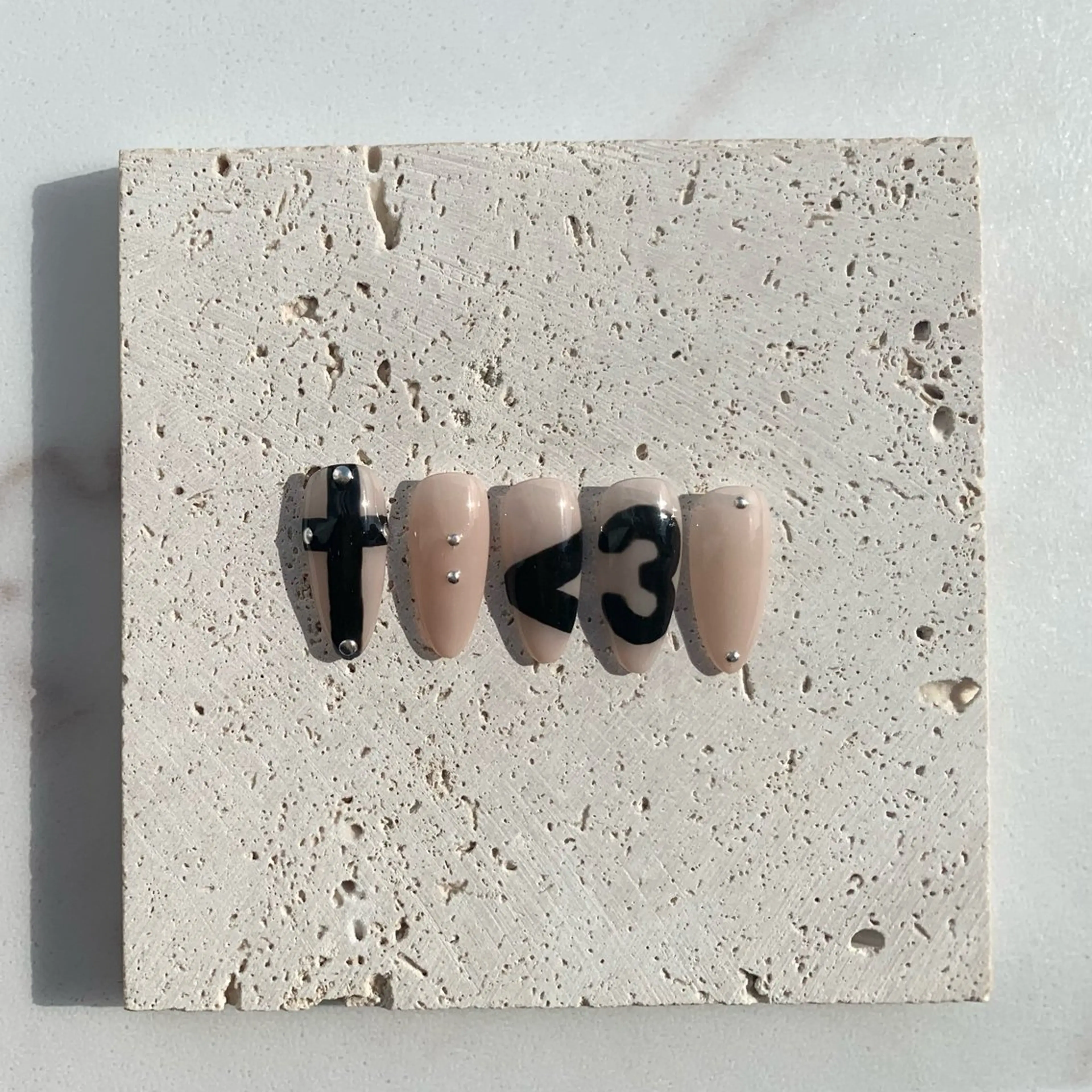 ネイル ANEMONA NIHOのネイルデザイン