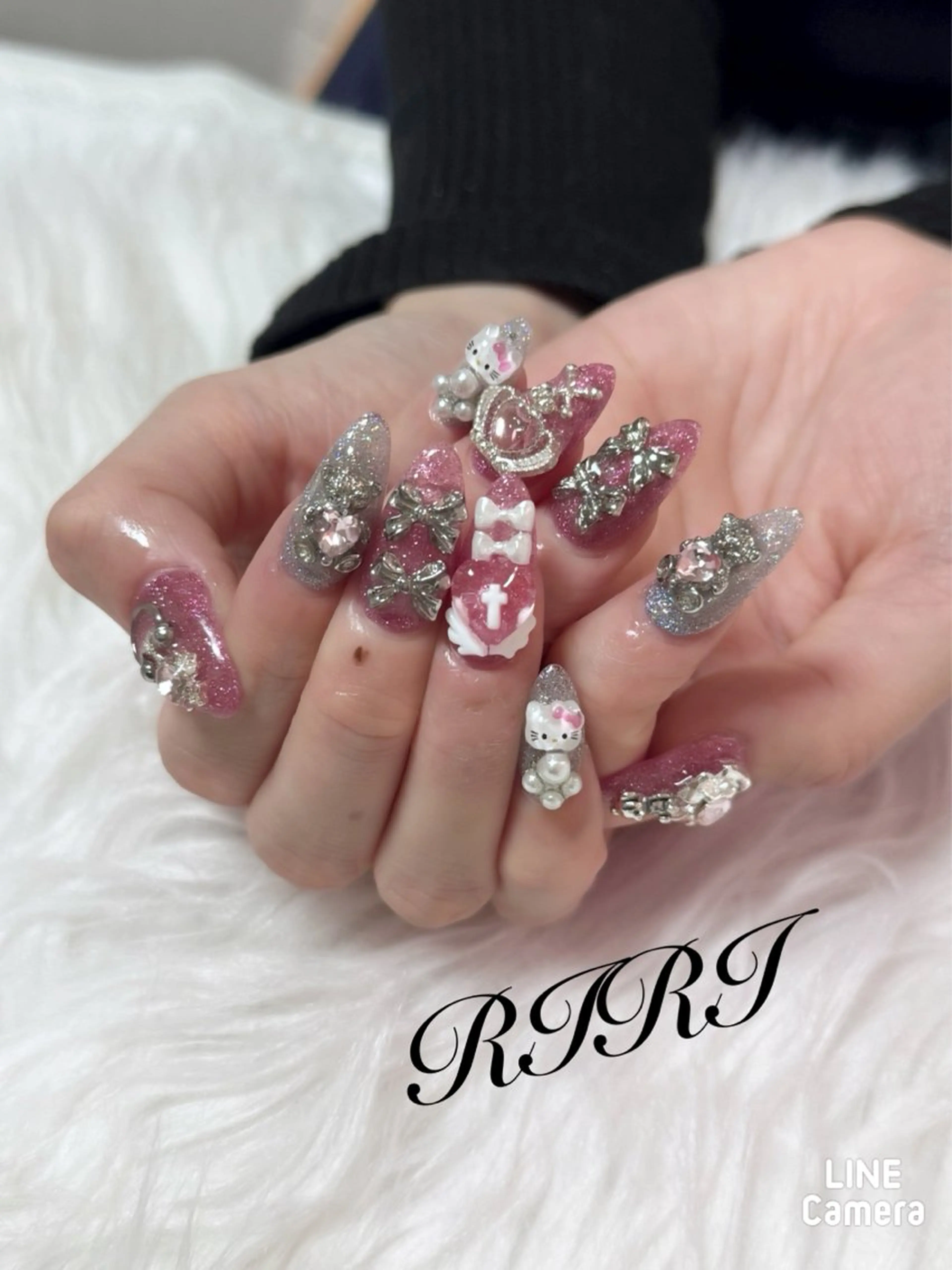 ネイル ジェルネイル 韓国ネイル ラメ(グリッター) ロングネイル ピンク ハンドネイル riri オーナーのネイルデザイン