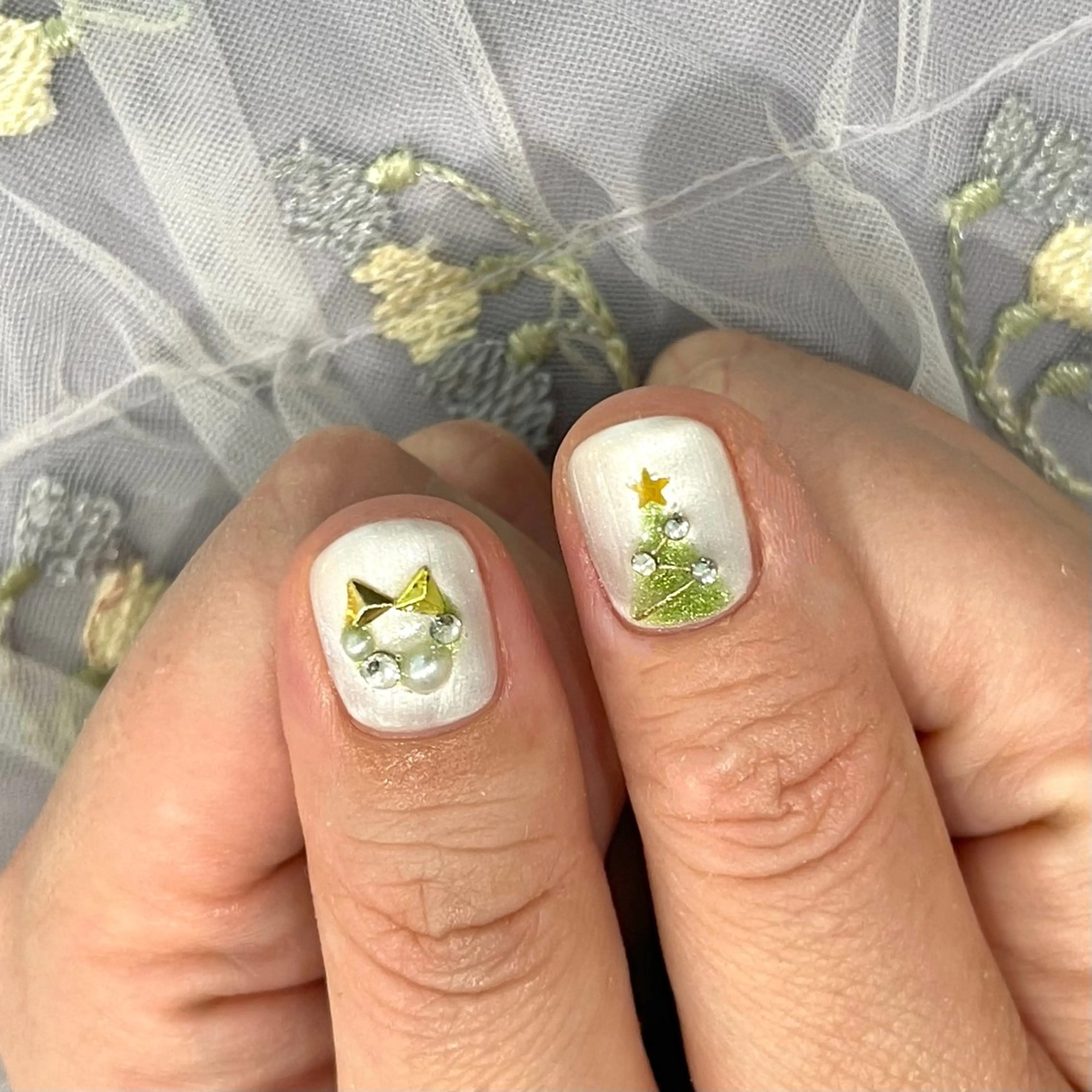 ネイル 冬ネイル クリスマス ハンドネイル フットネイル ハンドケア Yoshiha .Mのネイルデザイン