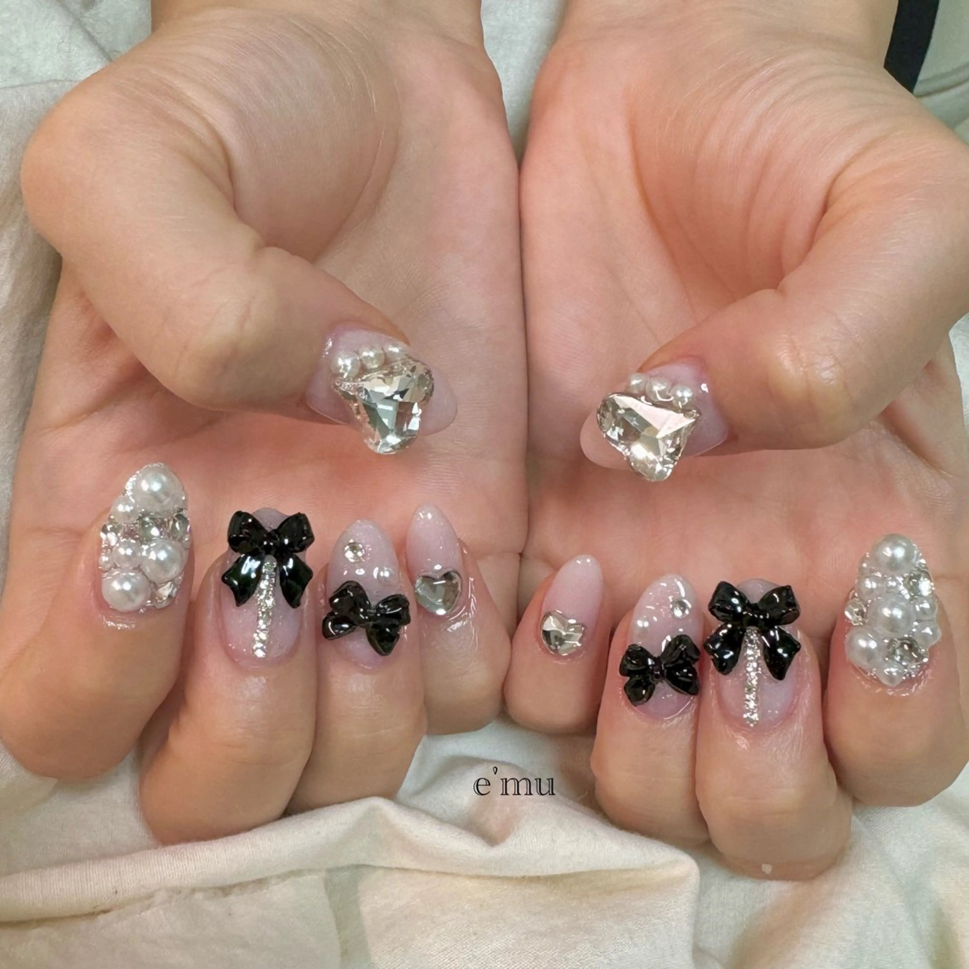 ネイル フレンチネイル ガーリー nail salon e'mu💐のネイルデザイン