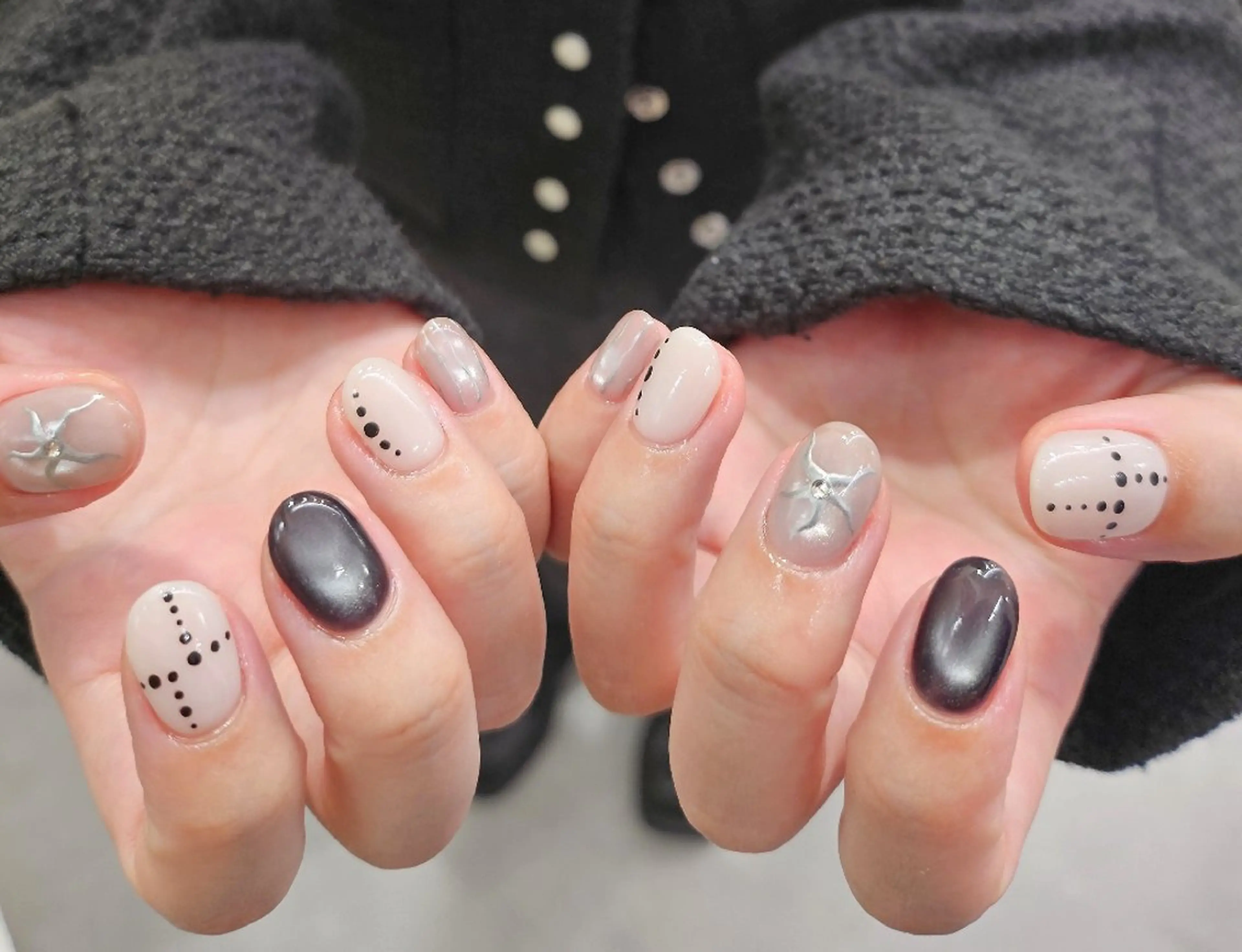 ネイル アートネイル ドット ジェルネイル マグネットネイル 持ち込み ハンドネイル puku nail 🌼kazu🌼のネイルデザイン