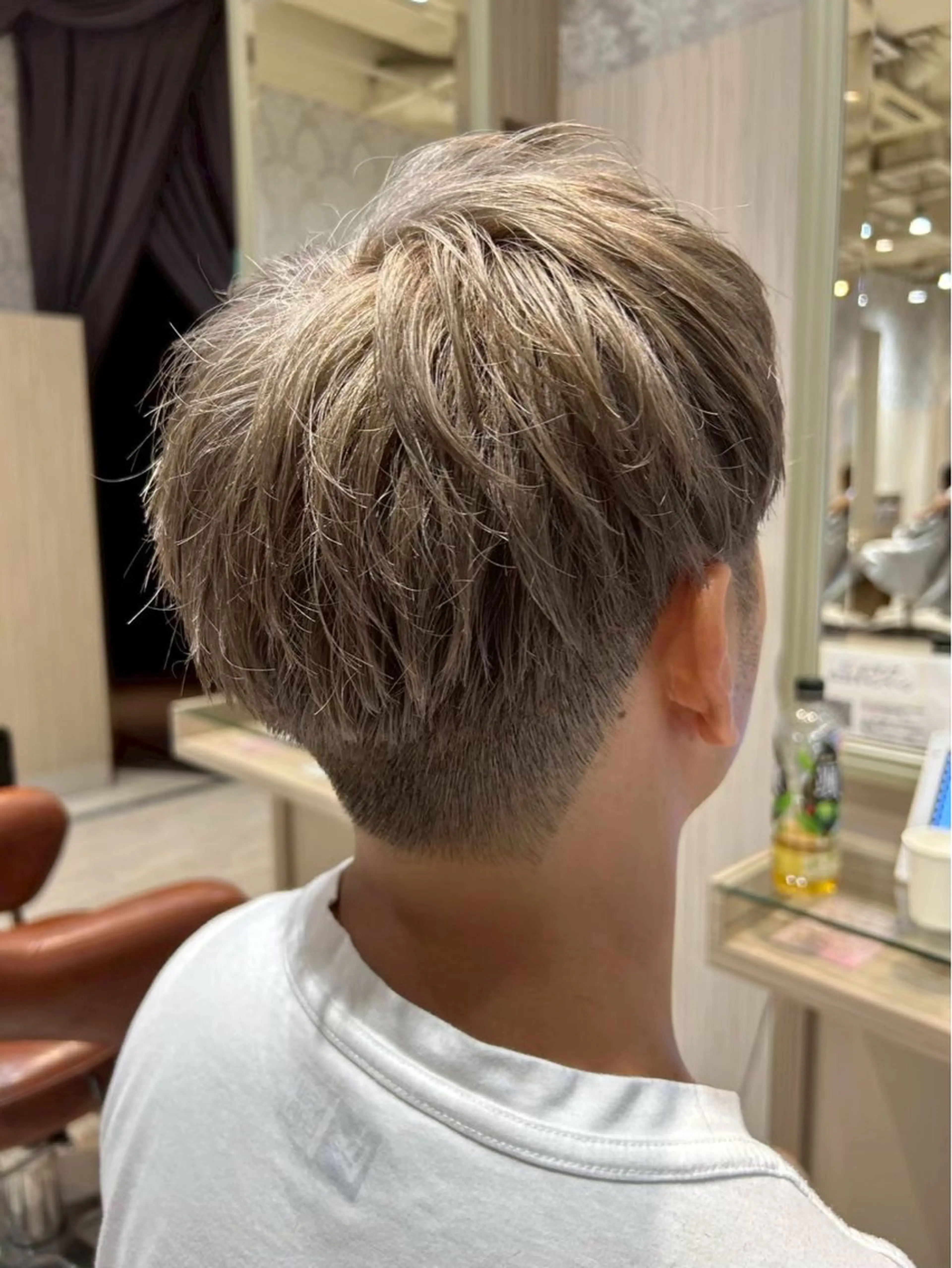 ショート カラー ブリーチ カット ヘアカラー メンズ特化☝️添田 好恵のヘアスタイル