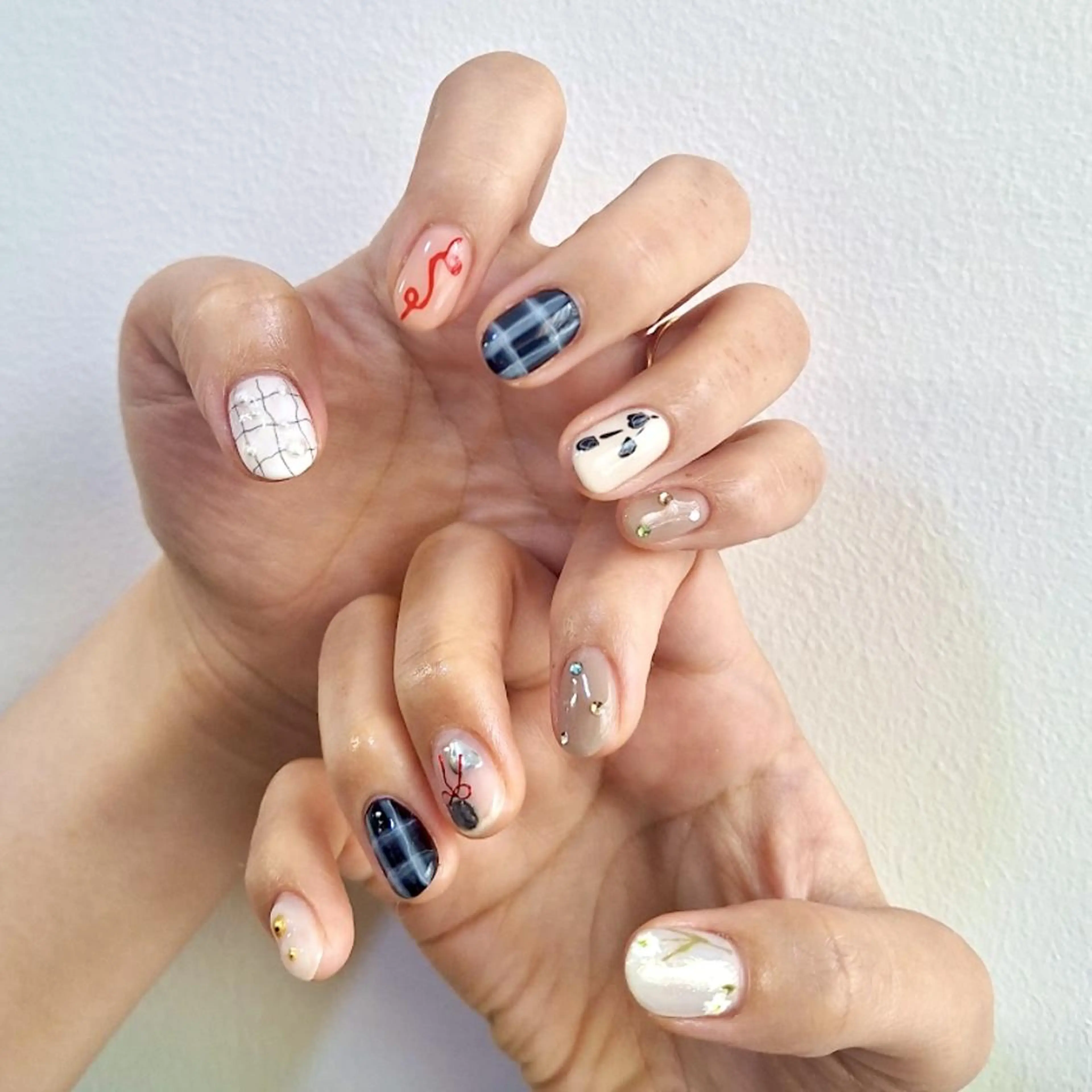 ネイル フラワーネイル ジェルネイル 韓国ネイル ニュアンスネイル リボン nailstudio eviz新宿店のネイルデザイン