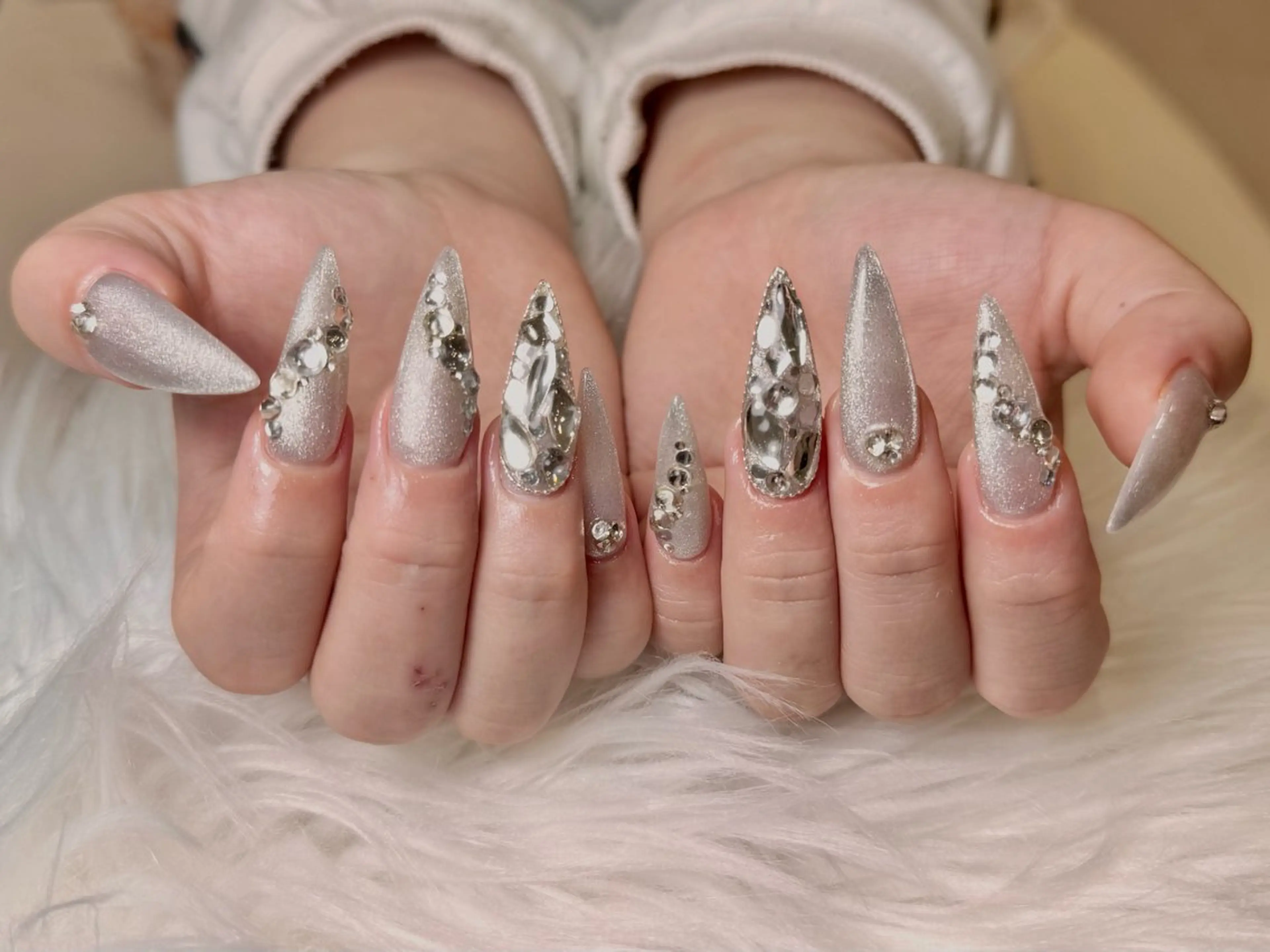 ネイル ジェルネイル ゴージャス キラキラネイル 韓国ネイル ラメ(グリッター) ハンドネイル チャ ミーのネイルデザイン