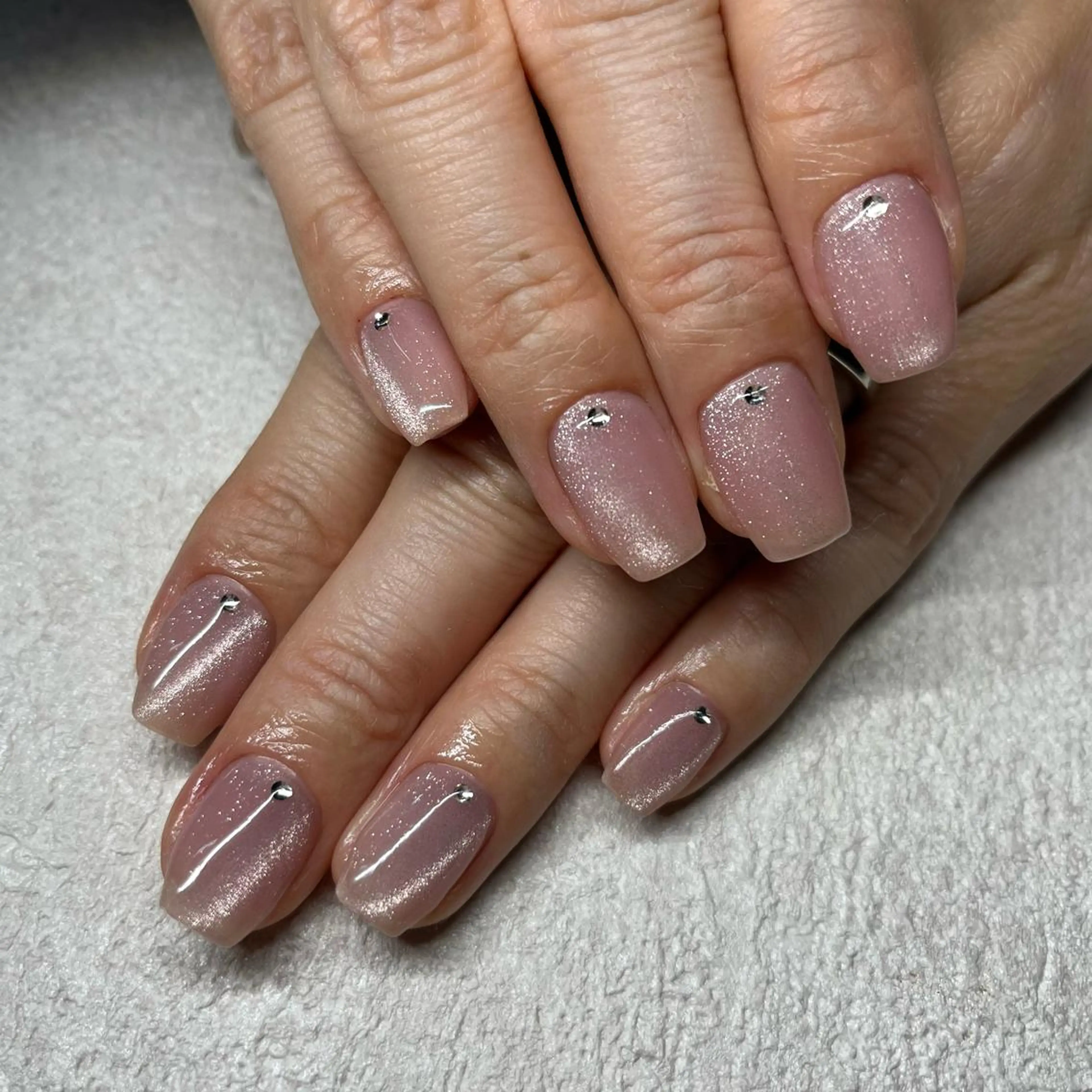 ネイル ストーンネイル NORA nail UMEDAのネイルデザイン