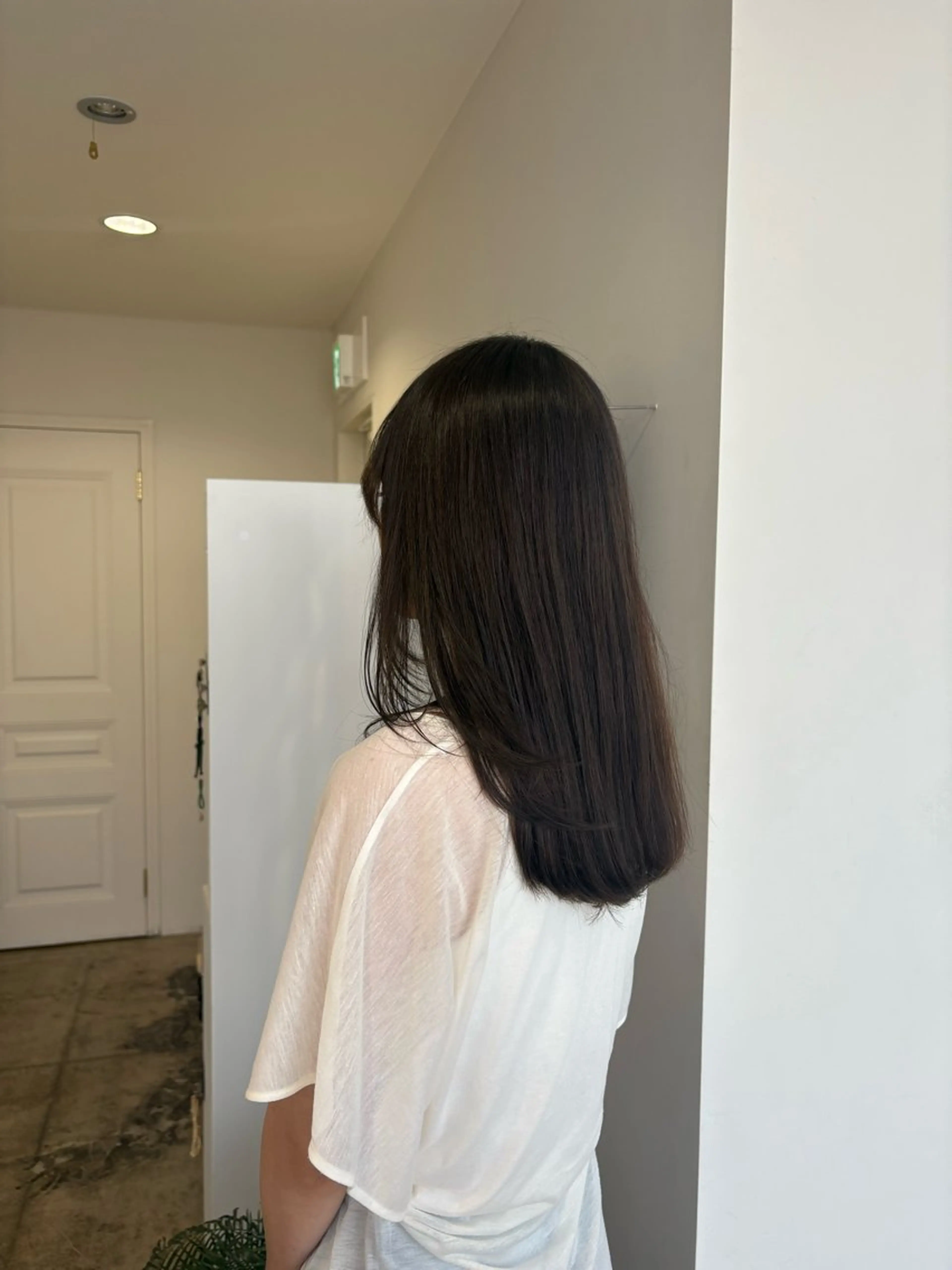 ロング カラー 透明感カラー グレージュ オリーブグレージュ オリーブグレー カット ヘアカラー トリートメント Jr.スタイリスト ヨシノヒメカのヘアスタイル