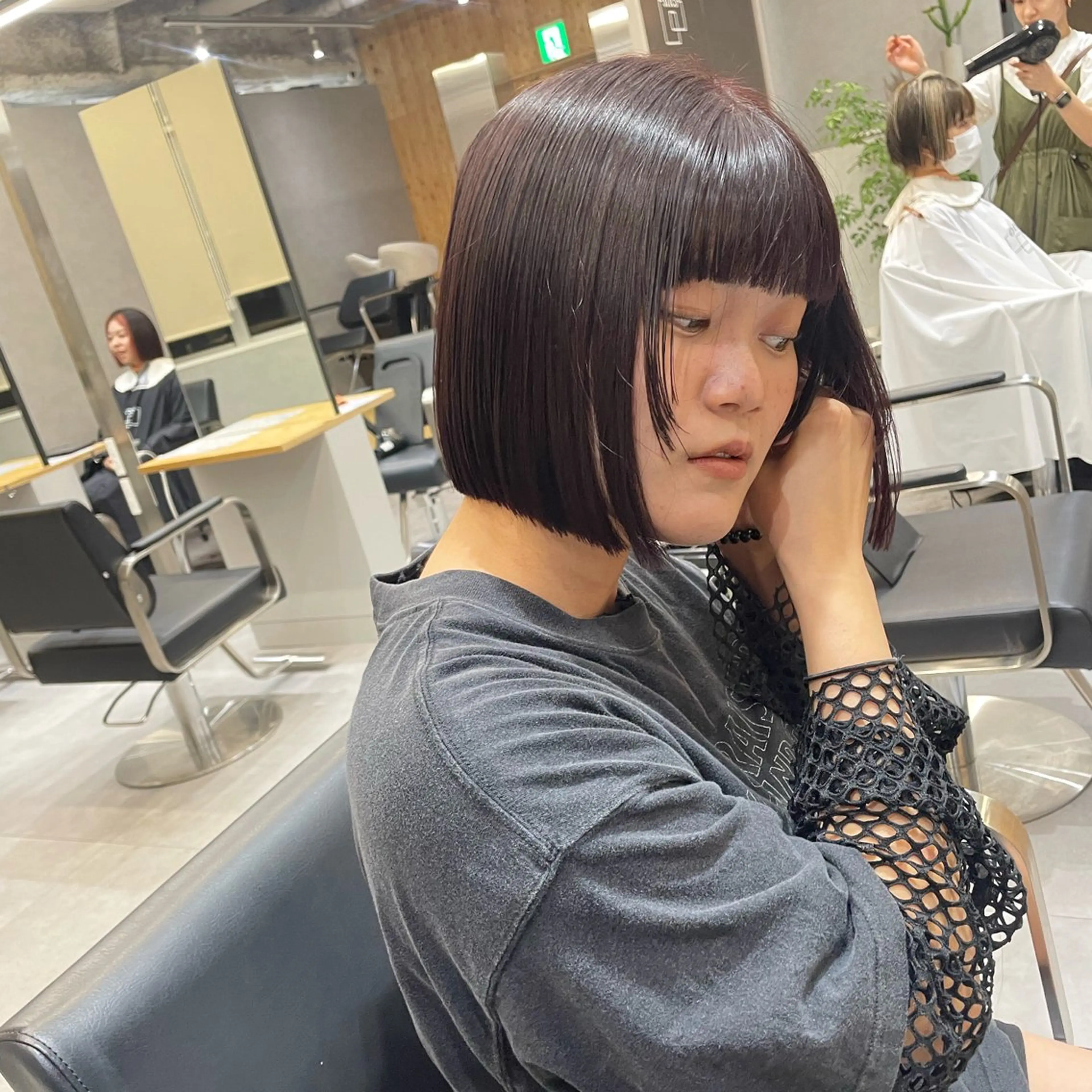 ミディアム 顔周りカット レイヤーカット yui/ layer cutのヘアスタイル