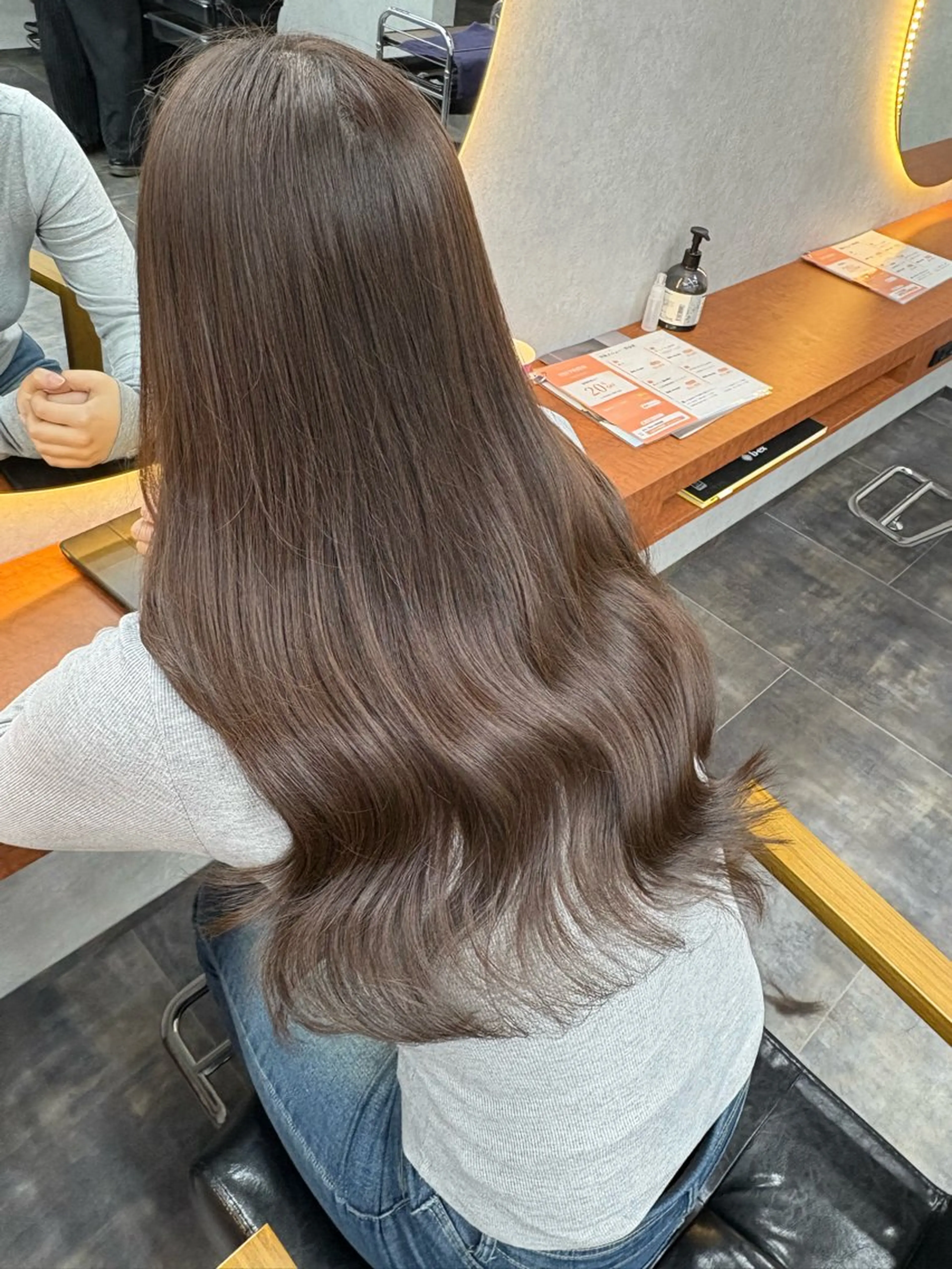 ロング ヘアカラー 佐藤 菜穂のヘアスタイル