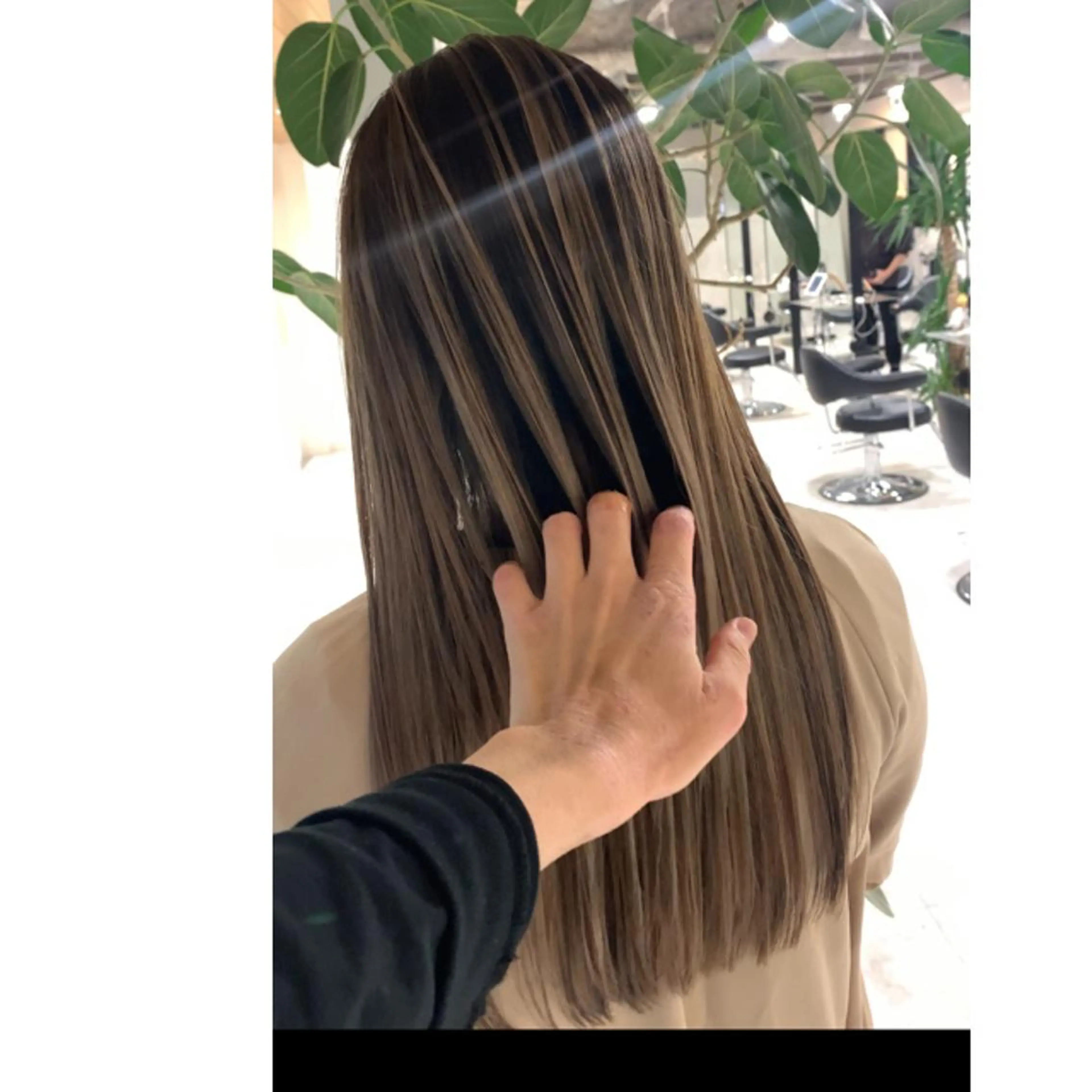 ロング レイヤーカット ヘアカラー トリートメント 神戸でブリーチなら puty/レイヤーのヘアスタイル