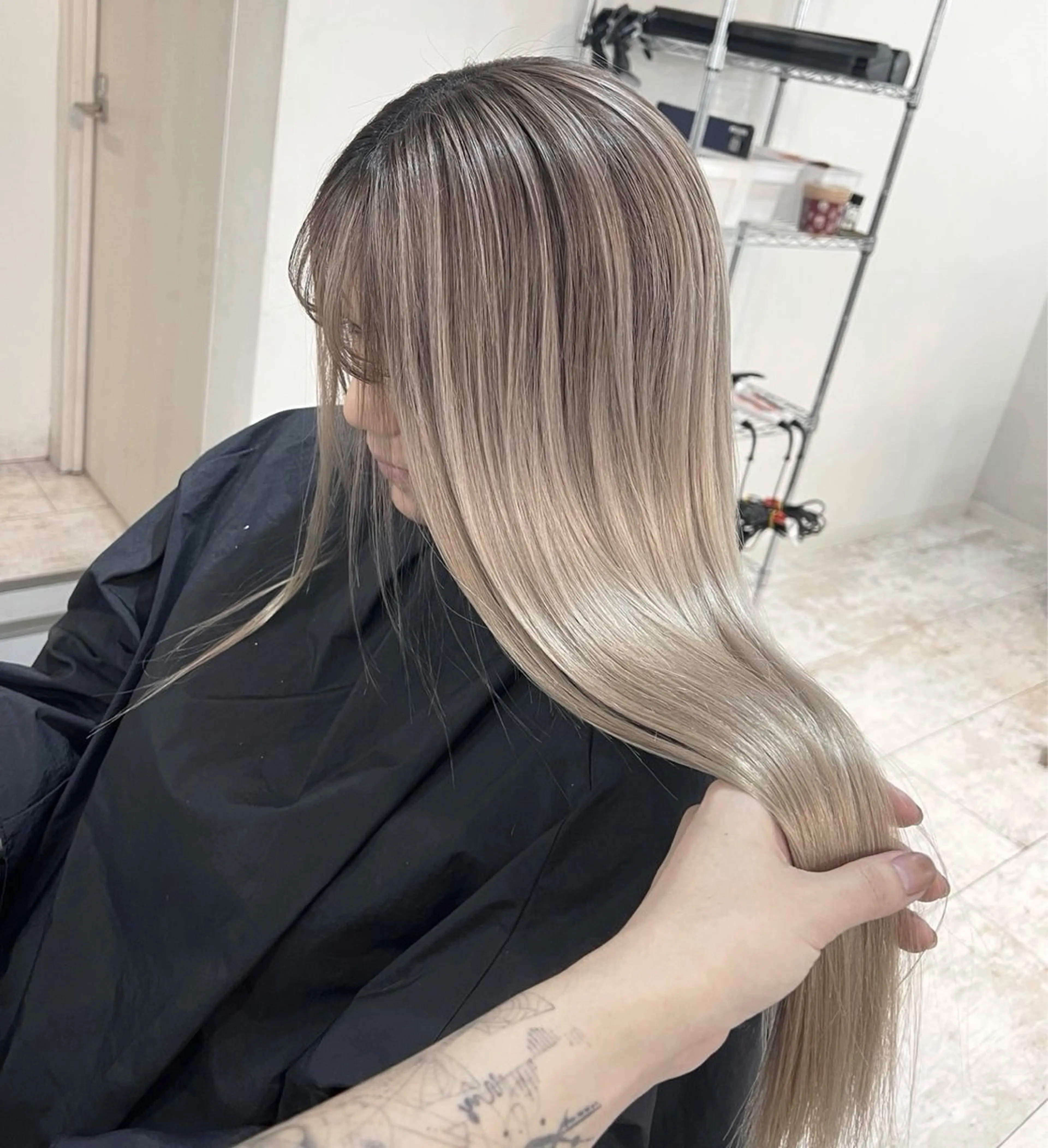 ロング カラー バレイヤージュ グレージュ レイヤーカット ヘアカラー トリートメント ROBIN所属・指名数No.1 /NAOYAのヘアスタイル