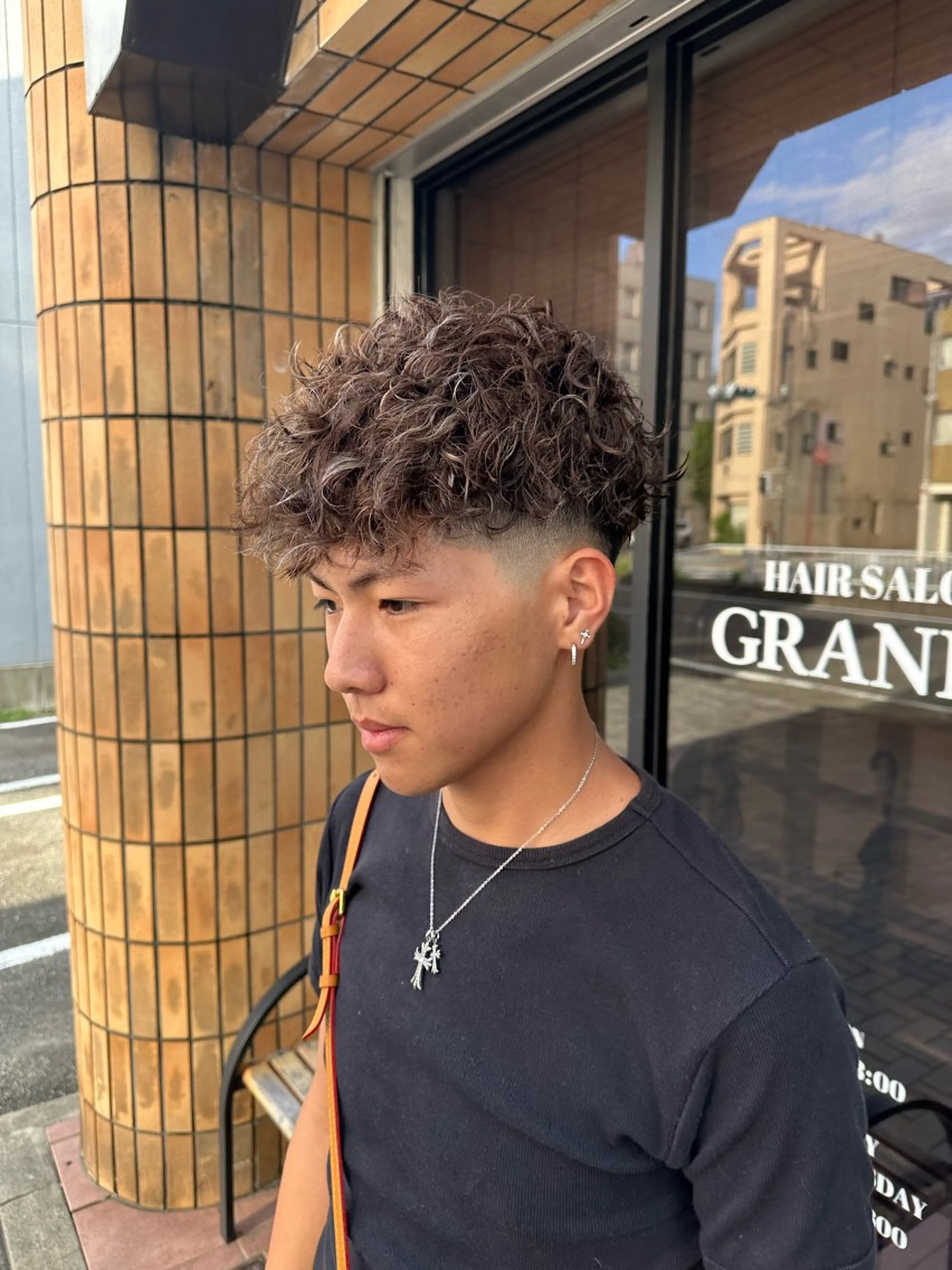 ショート パーマ メンズ メンズハイライト スペインカール ハイライト カット ヘアカラー パーマ ハヤシカズキ/カラー ✂/メンズパーマのヘアスタイル