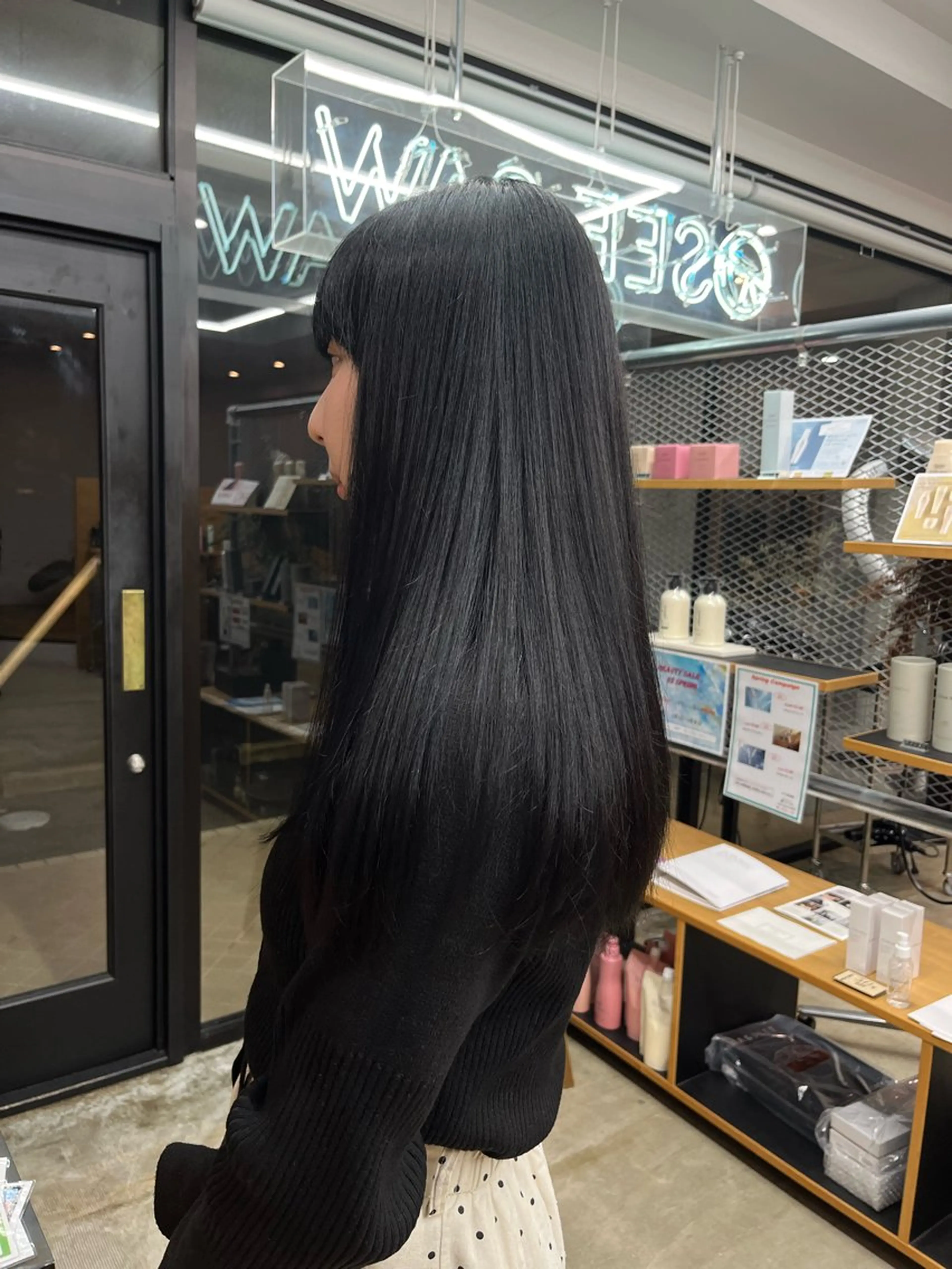 ロング SEE-SAW． MANAKAのヘアスタイル