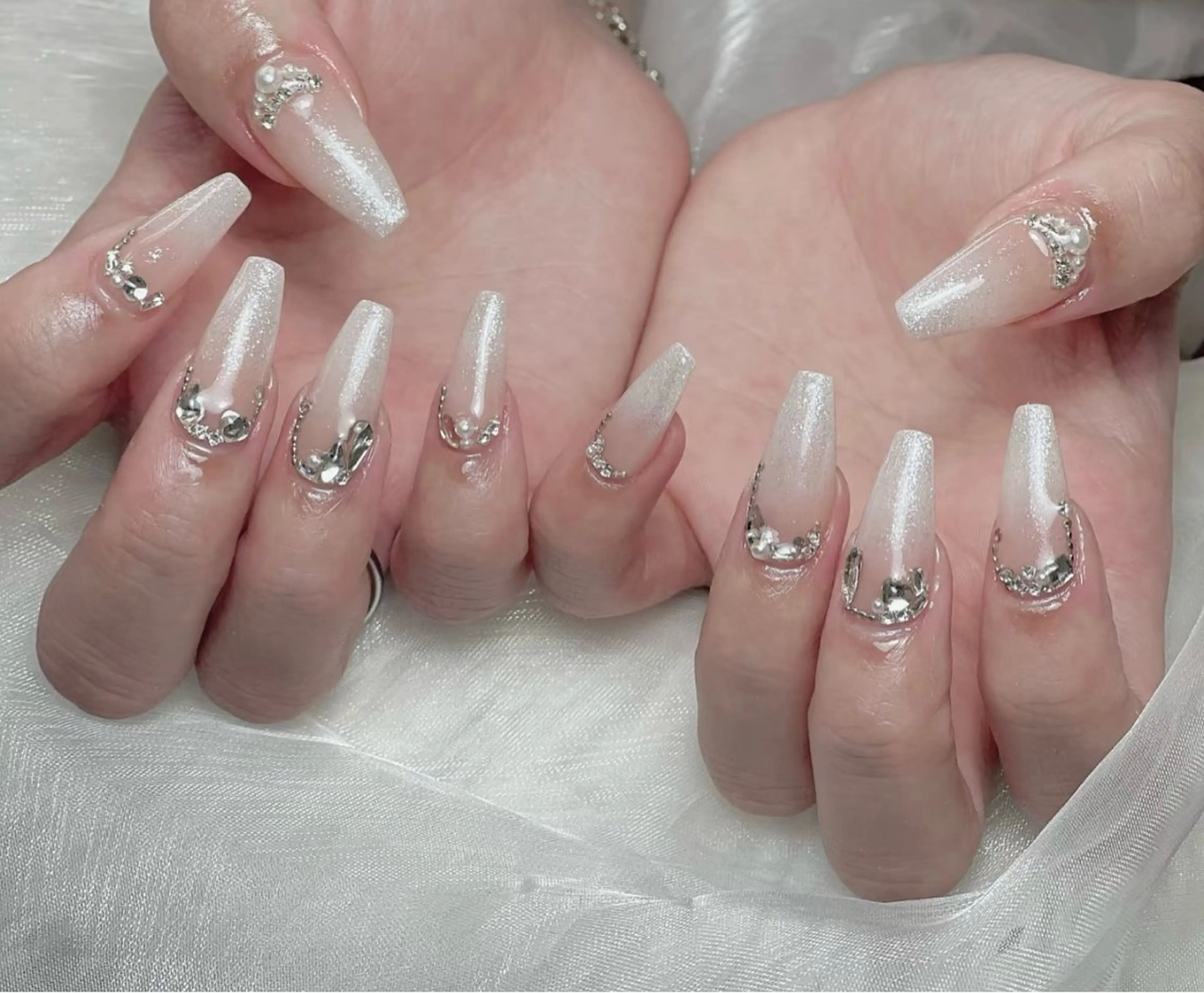 ネイル オーロラネイル ブルー チークネイル フットネイル フレンチネイル ハンドネイル ╹◡╹Mimoミモ Eye&Nailのマツエク・マツパデザイン