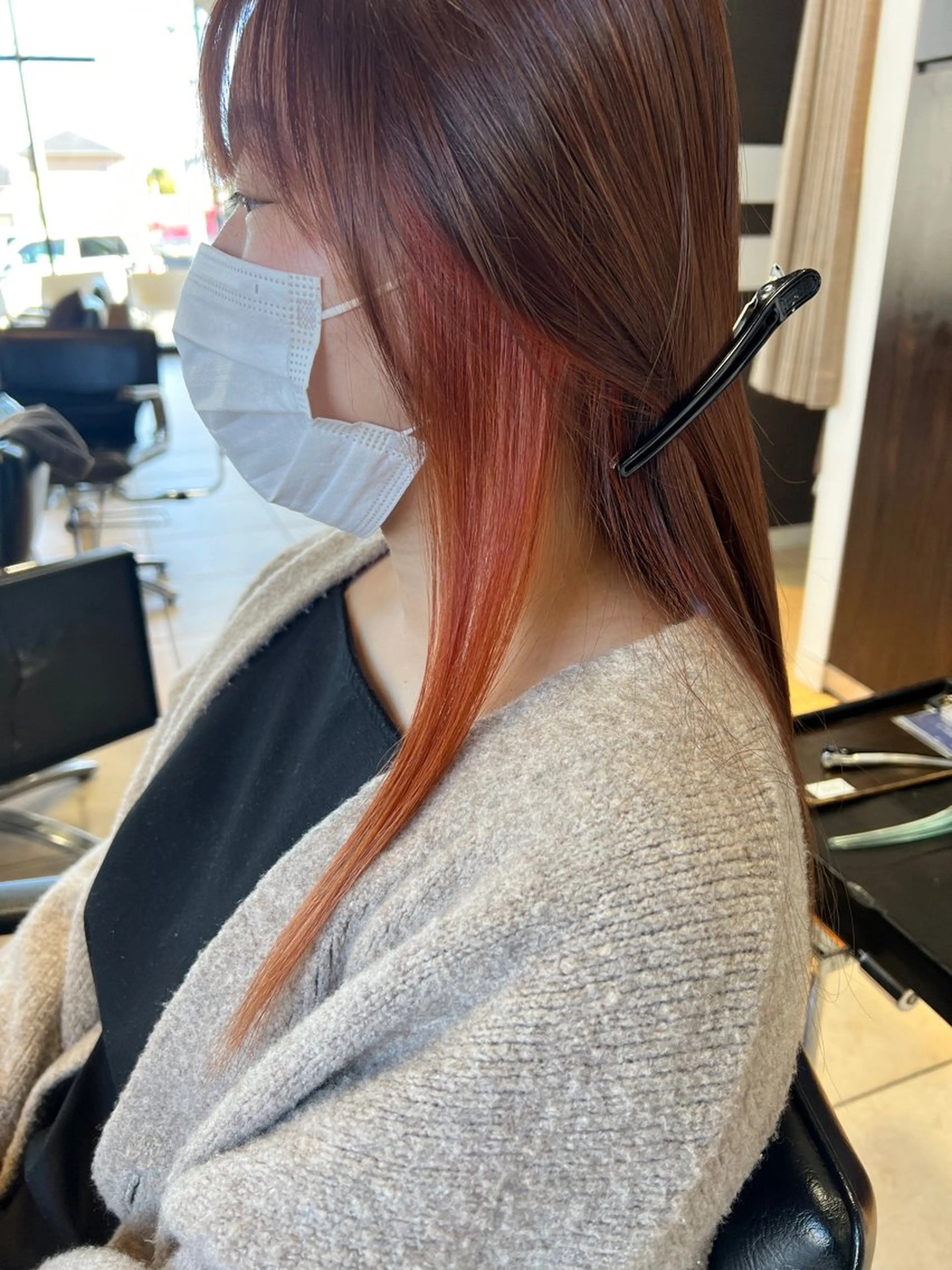 U22限定イヤリングカラー＋ブリーチ　¥8800の写真