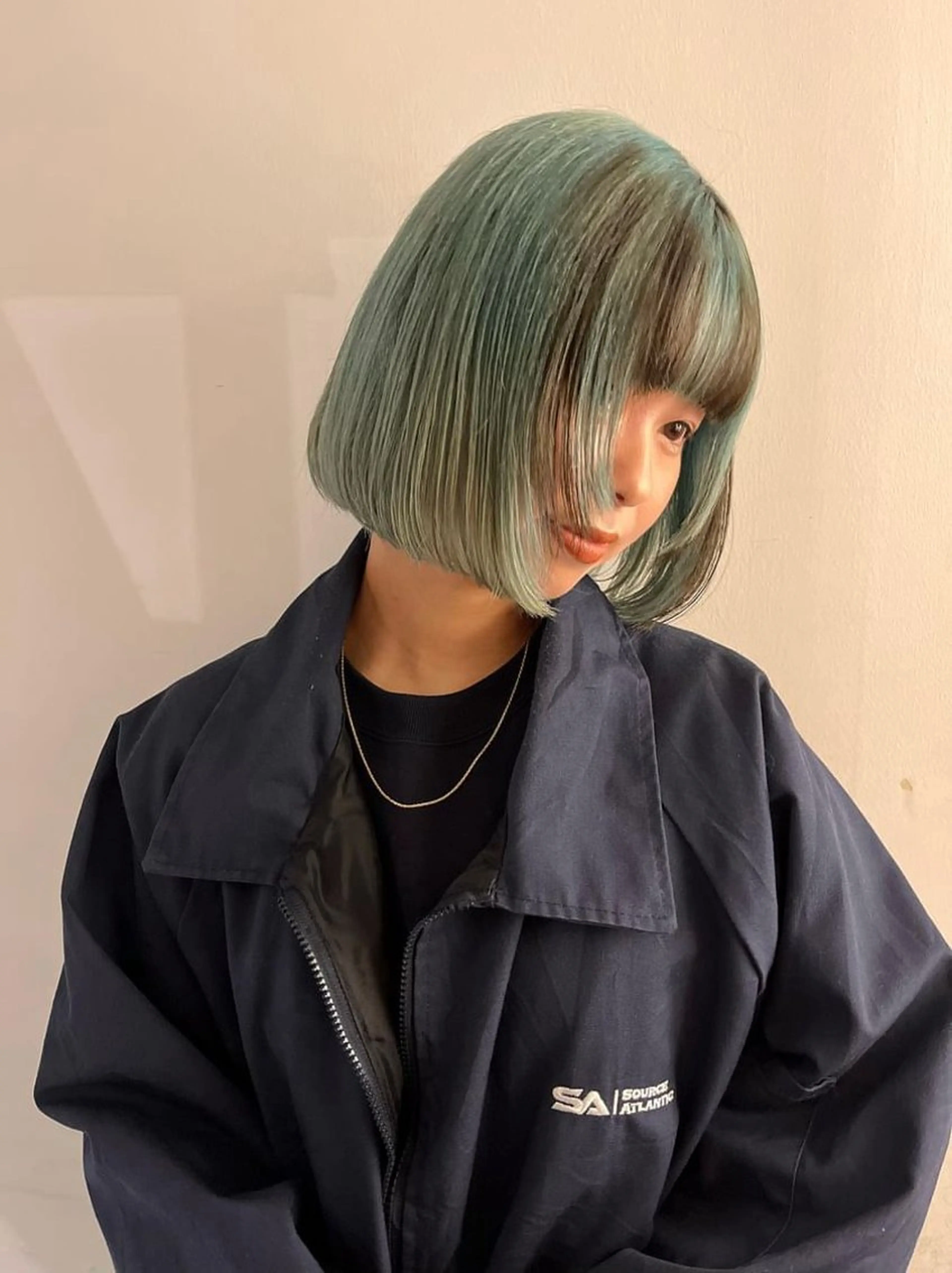 ショート ボブ/ハイトーン REINAのヘアスタイル