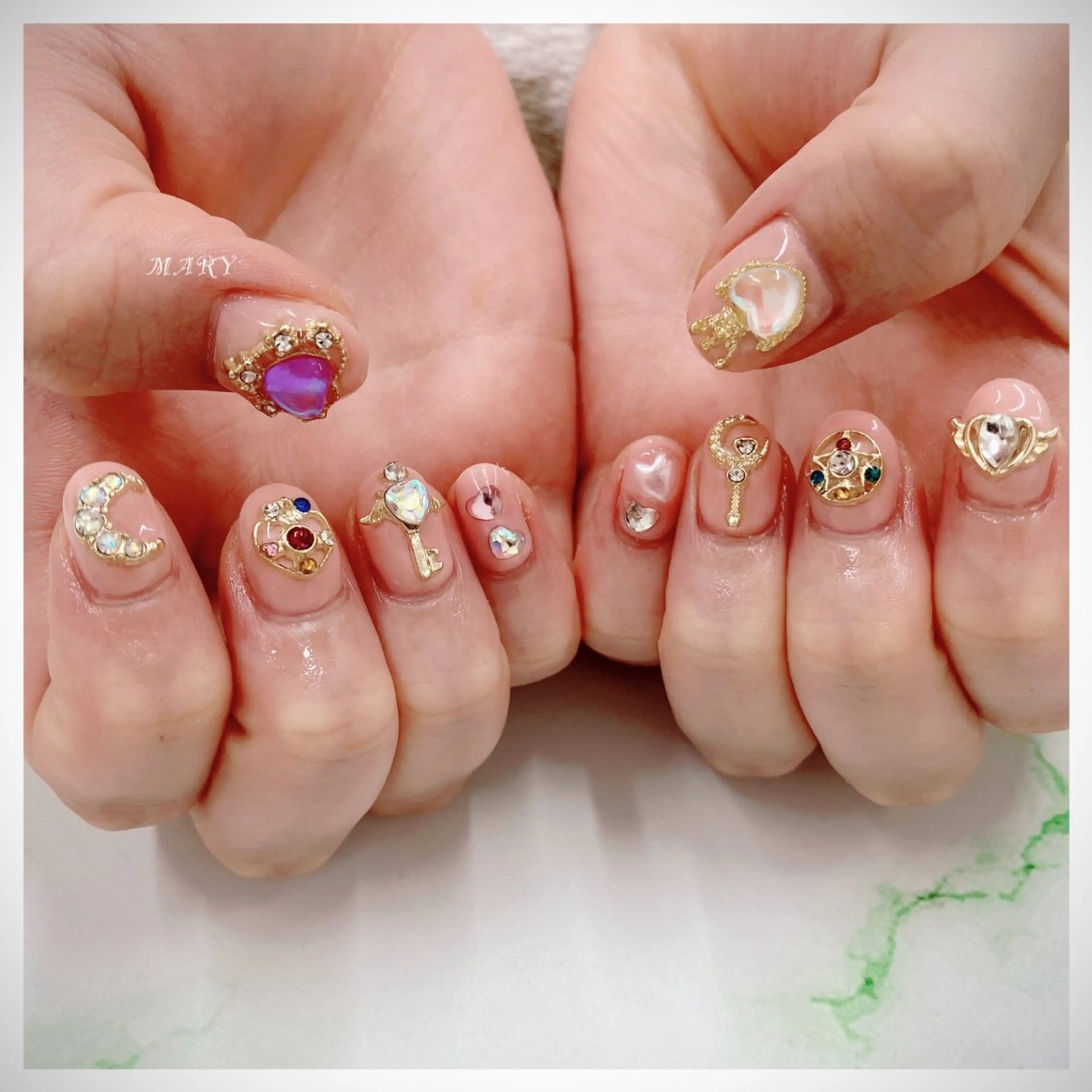 ネイル キラキラネイル ニュアンスネイル ワンカラーネイル ピンク ハンドネイル Mary nail所属・Mary nail .narumiのネイルデザイン