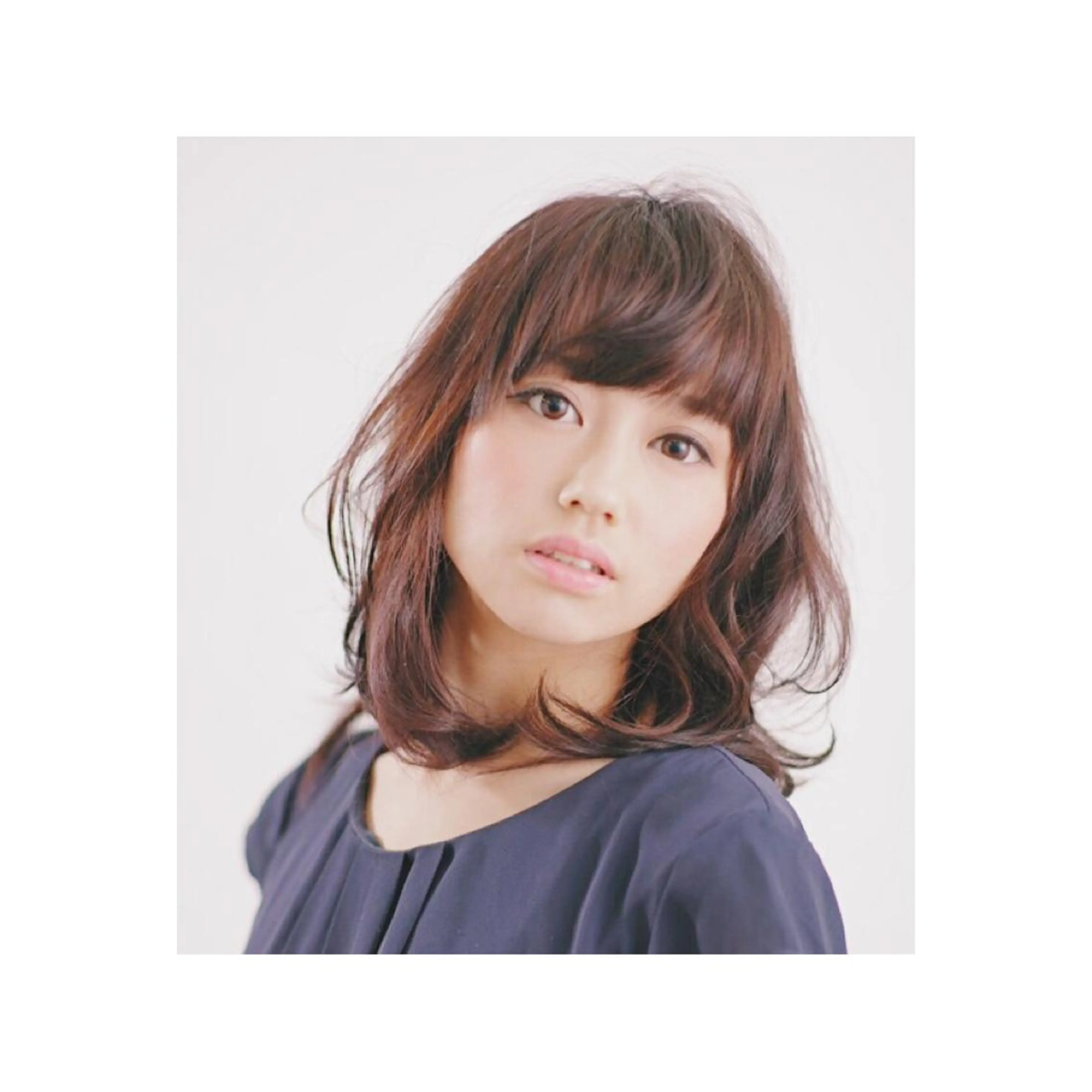 ミディアム カラー キヨカワ タイトのヘアスタイル