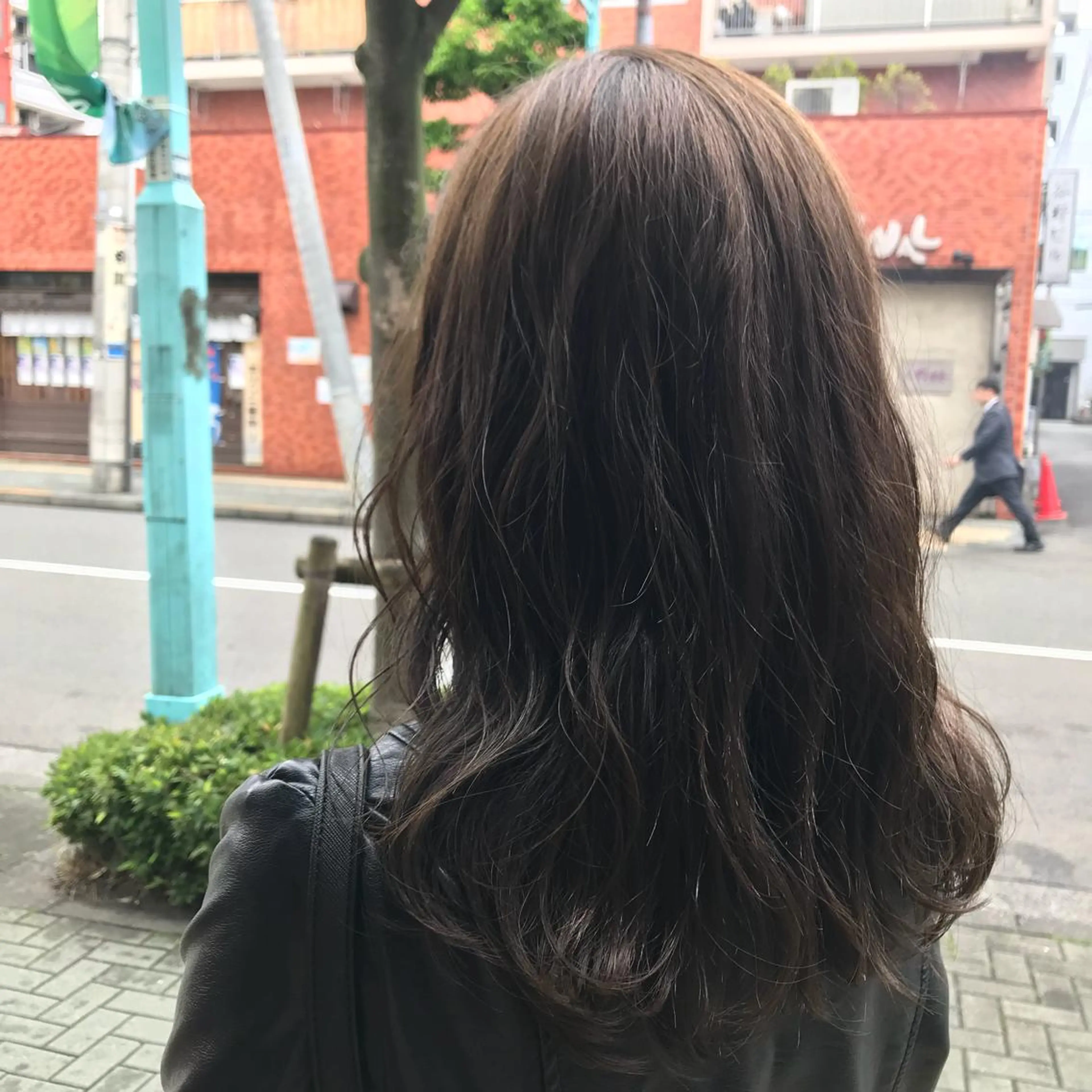 ミディアム アッシュ SALOWIN新潟万代所属・緑川 瑞穂のヘアスタイル