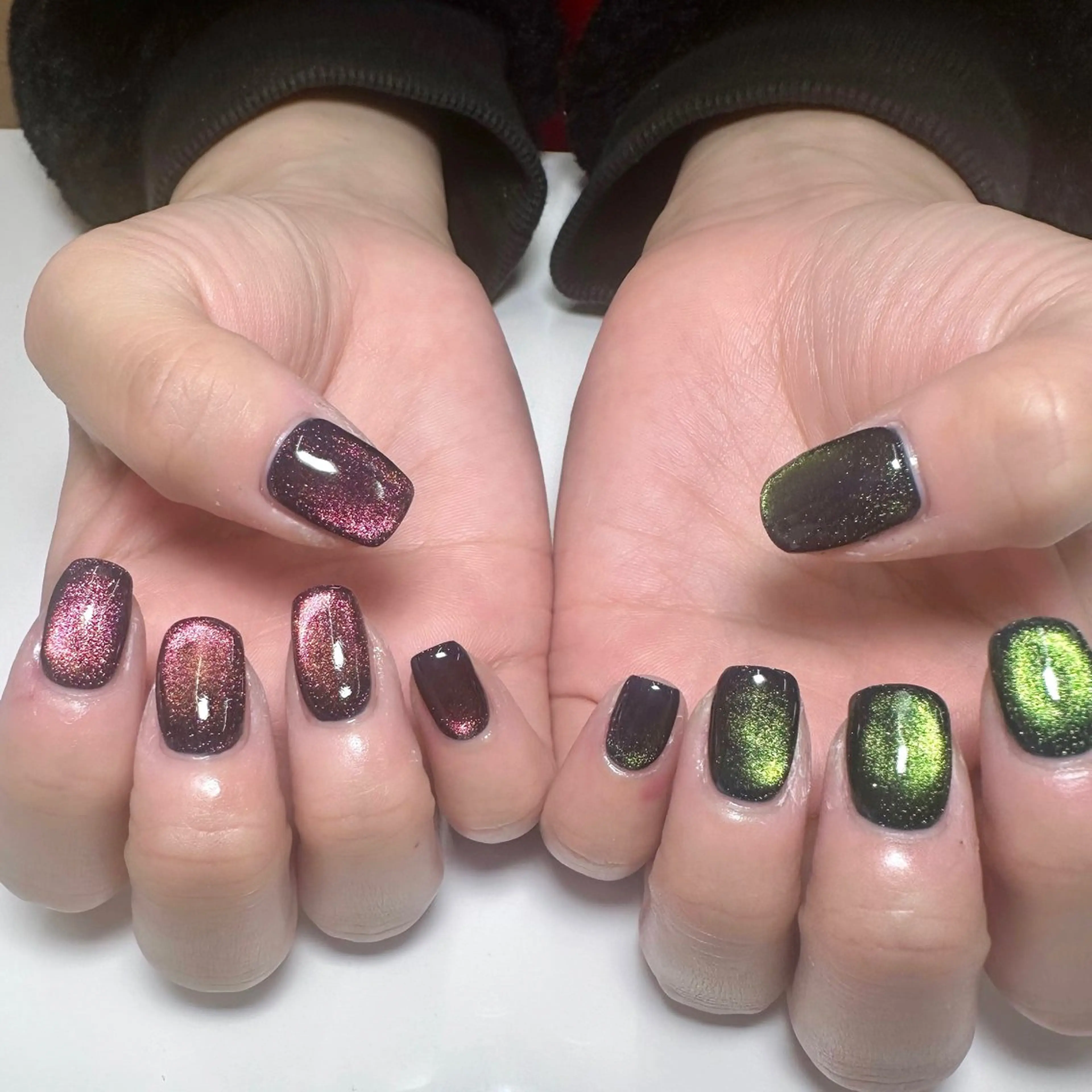 ネイル ハンドネイル 𝗺𝗮𝗸𝗶 .のネイルデザイン