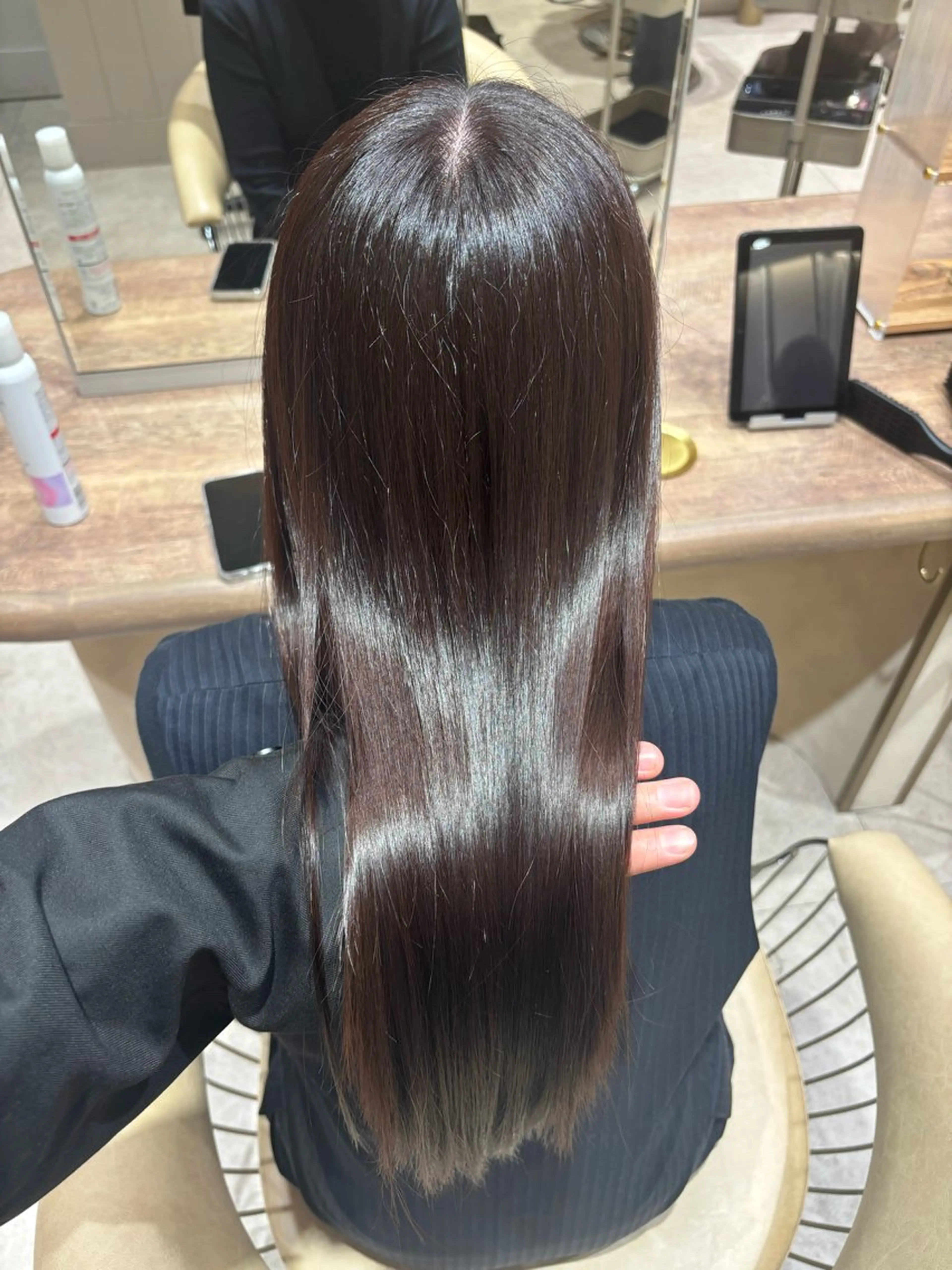 ロング チョコレートブラウン カット ヘアカラー トリートメント 韓国レイヤー顔周り カット髪質改善しゅんのヘアスタイル