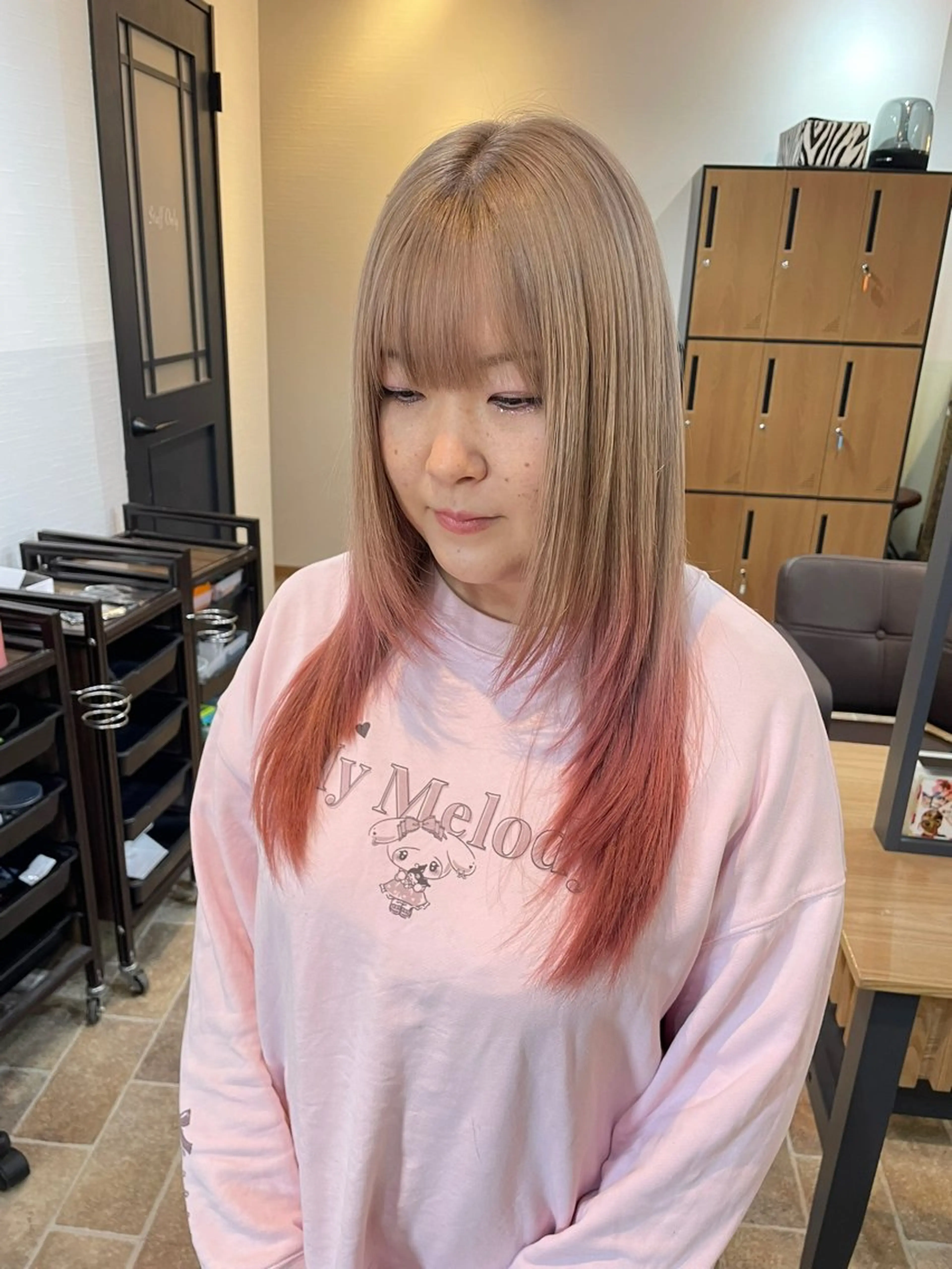 ロング カラー デザインカラー ハイレイヤー レイヤーカット カット ヘアカラー Ammi hair所属・YUI/ ブリーチカラー🌷のヘアスタイル