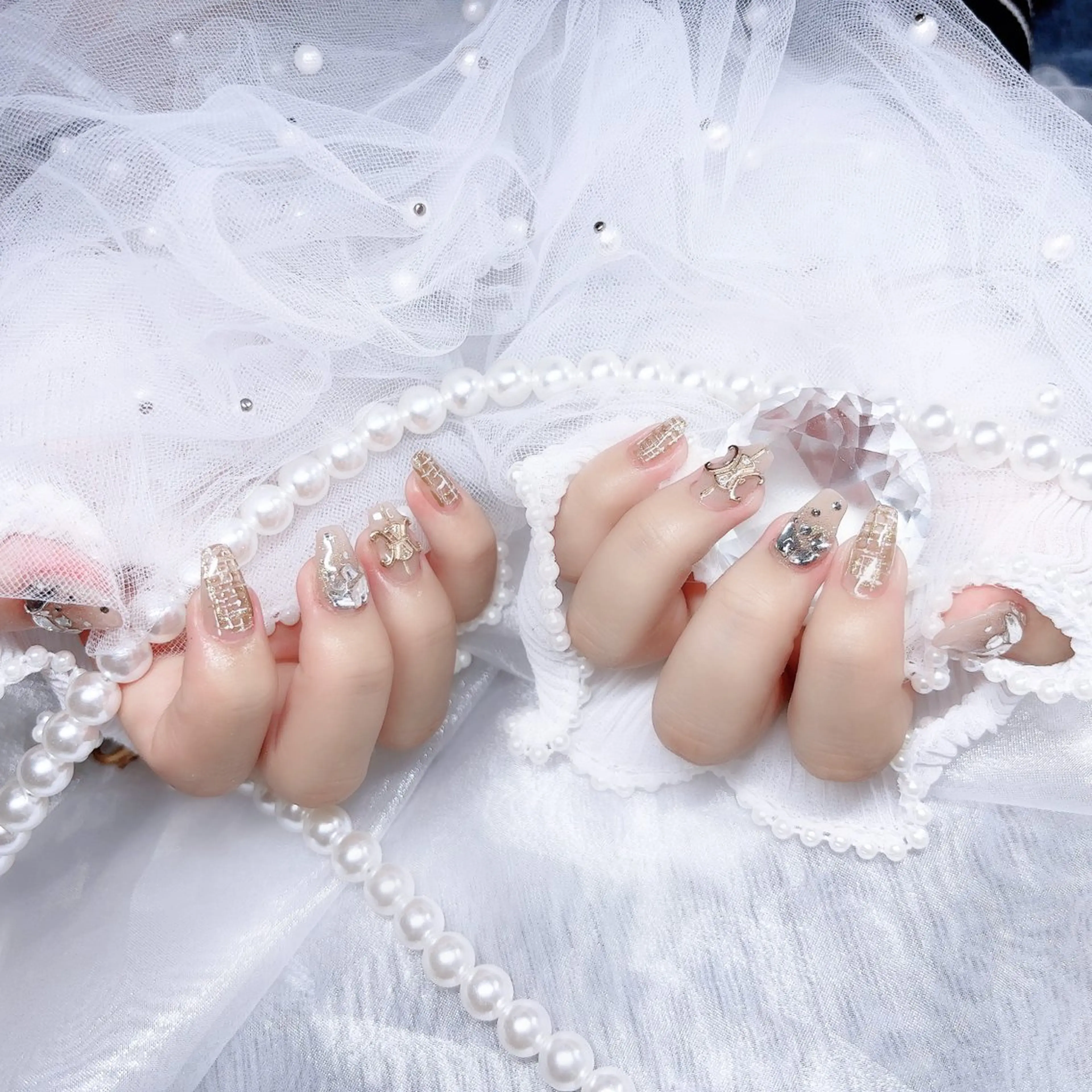 ネイル オーロラネイル 成人式 フットネイル 韓国ネイル ロングネイル Yudia🦋 azuのネイルデザイン