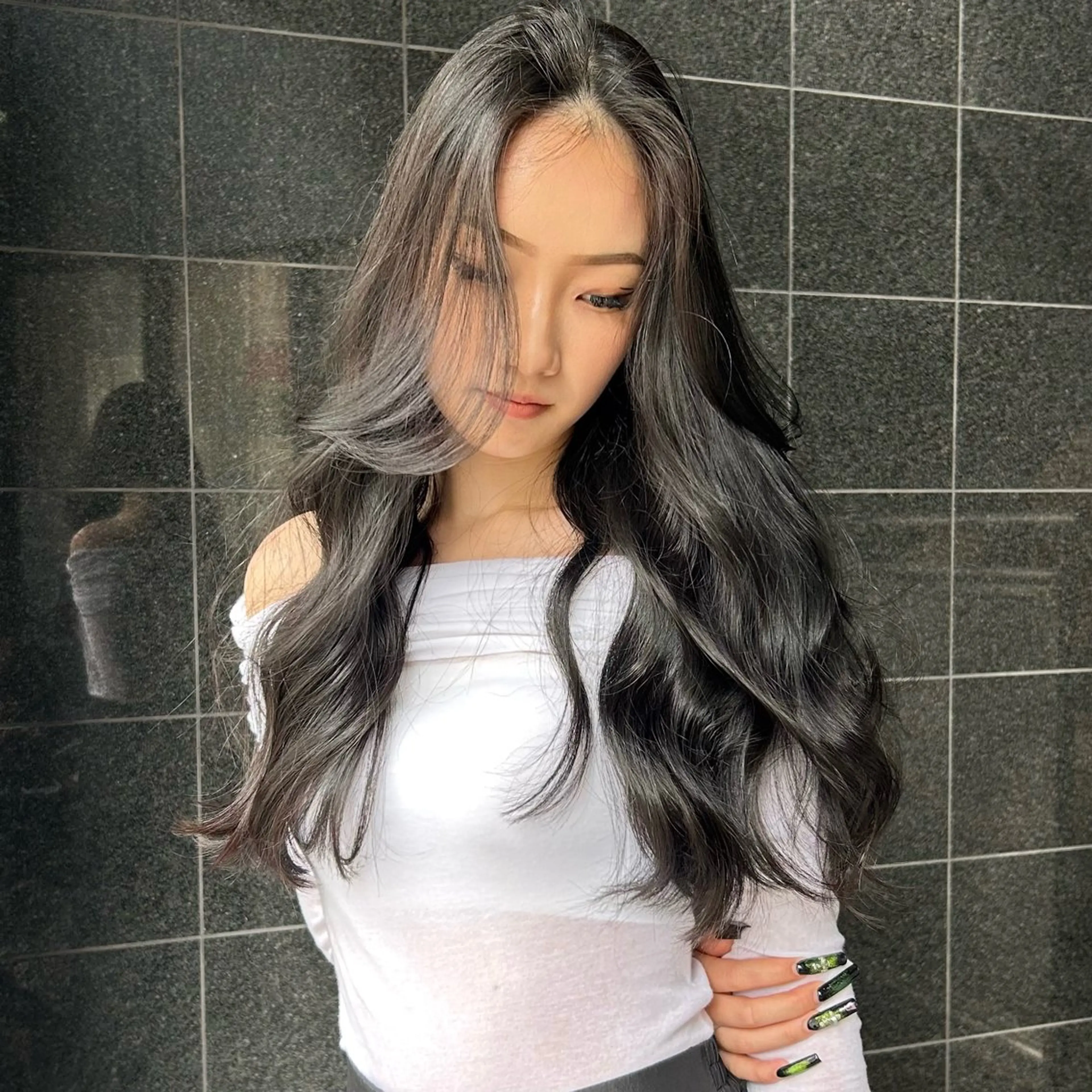 ロング かきあげバング ロング カット ヘアカラー calna 古賀 菜摘のヘアスタイル