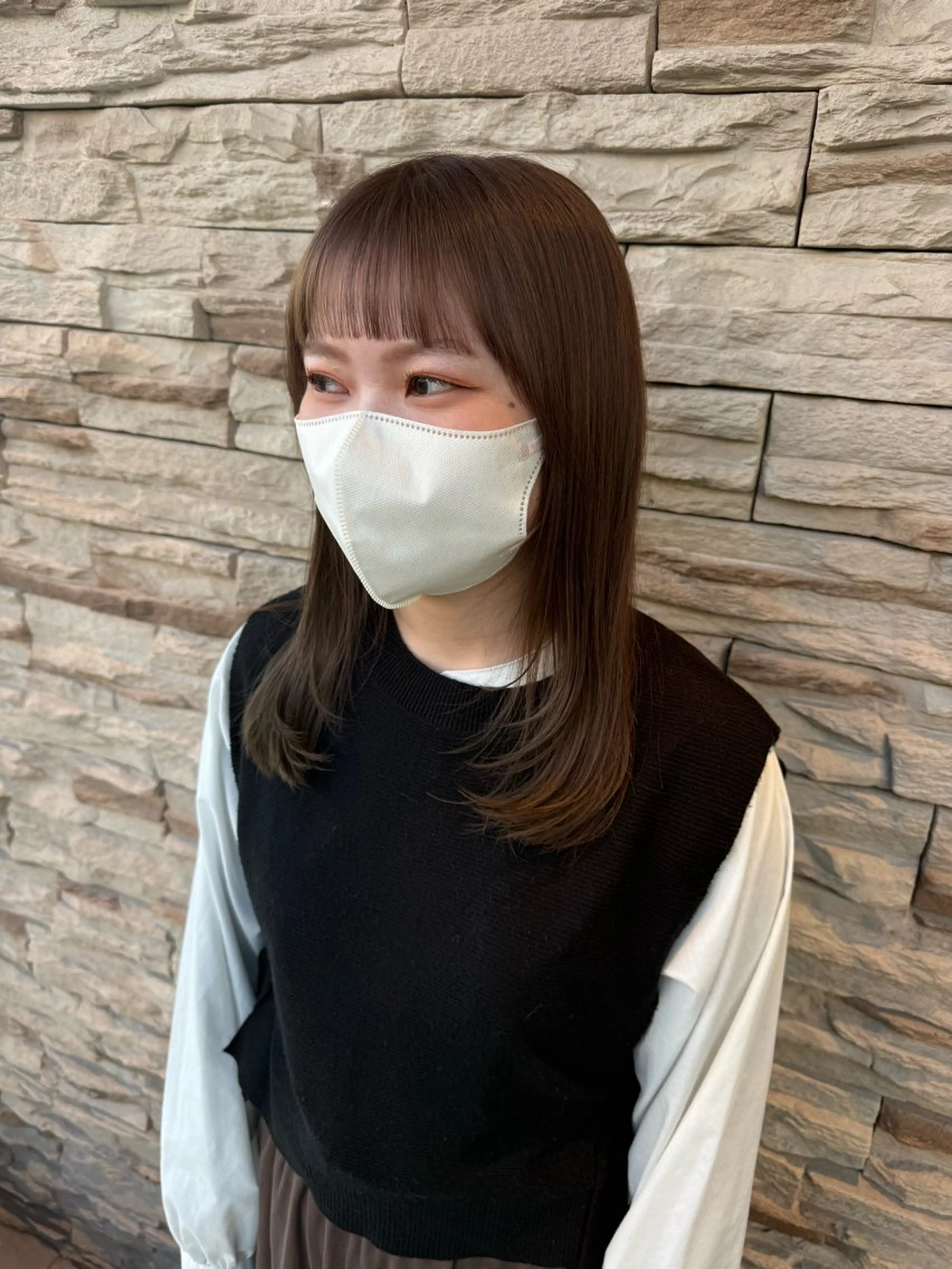 セミロング オン眉 カット ヘアカラー トリートメント レナークアリア 梅津美憂のヘアスタイル