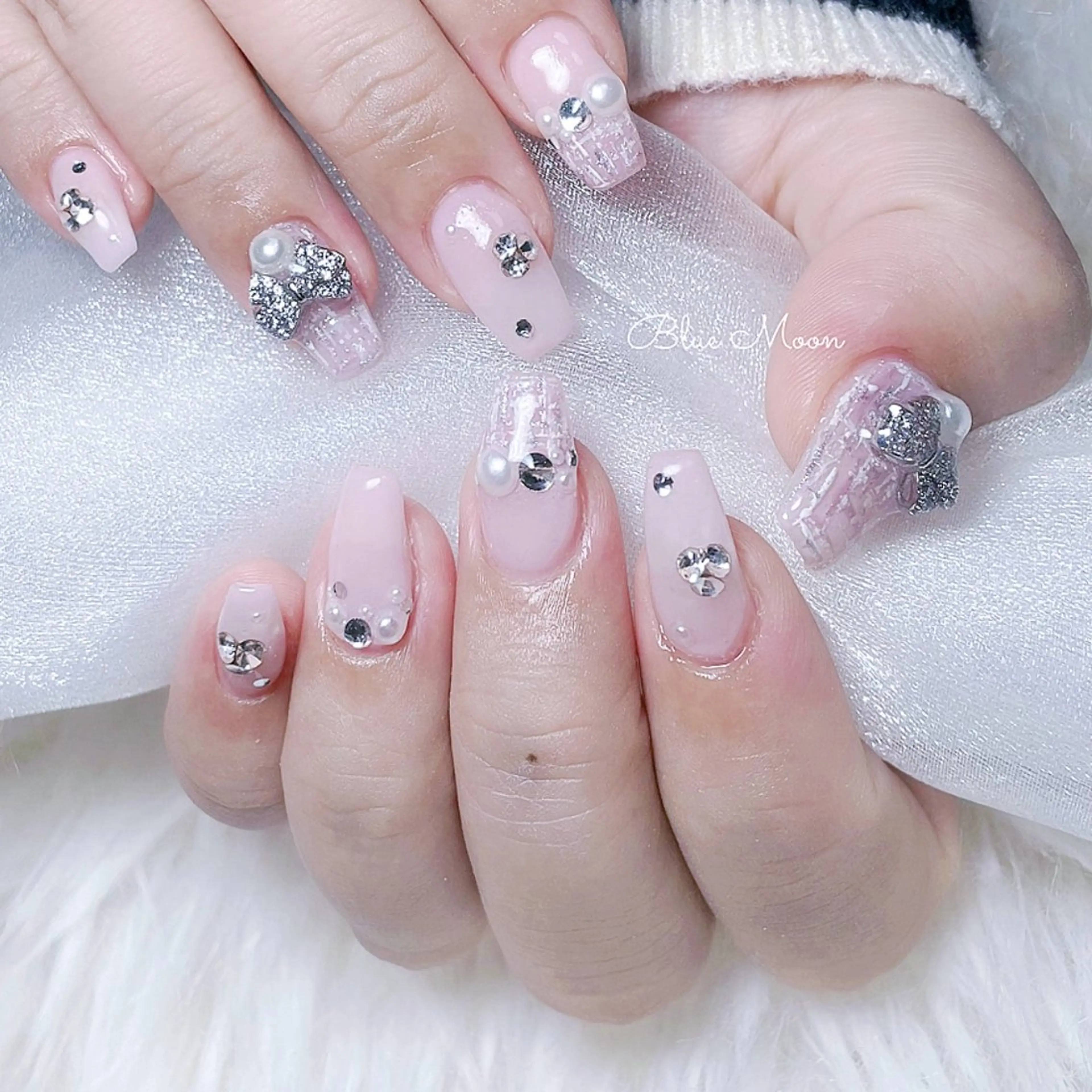 ネイル リボン ハンドネイル フットネイル ハンドケア nail salon Blue Moonのネイルデザイン
