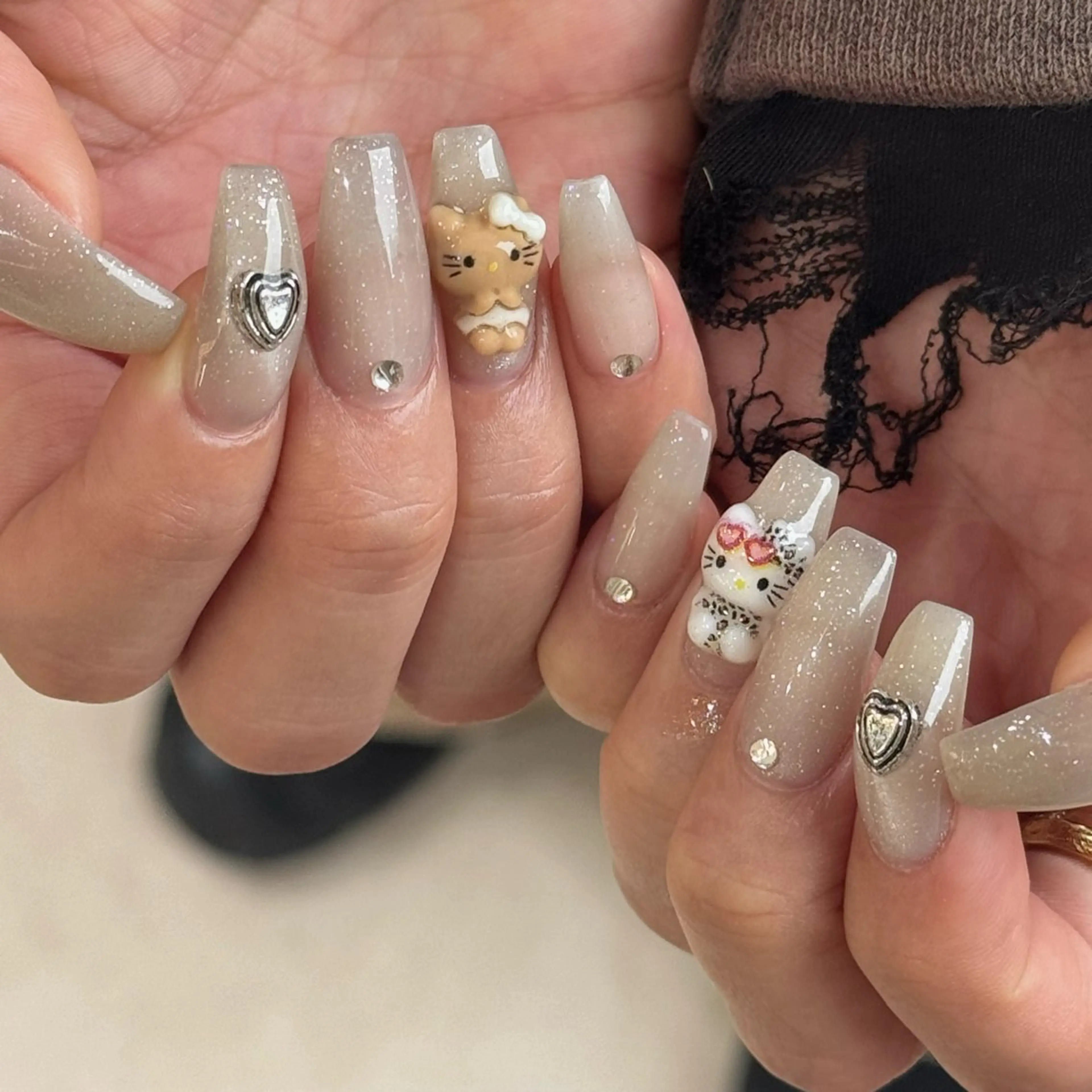 ネイル ハート ストーンネイル ハンドネイル chipieee MAIKAのネイルデザイン