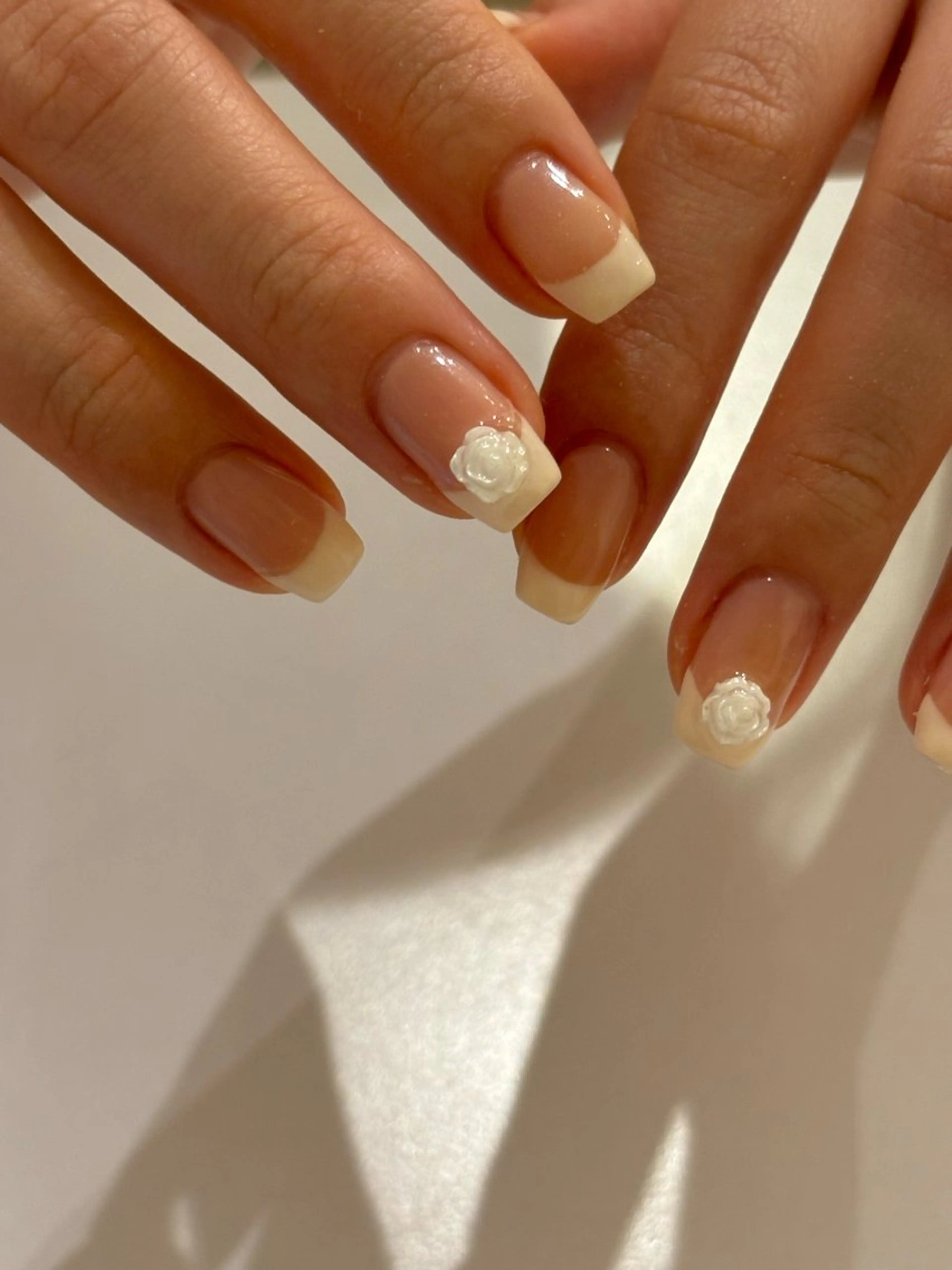 ネイル フレンチネイル オフィスネイル ハンドネイル Ann. nail.tokyo所属・Ann nailのネイルデザイン