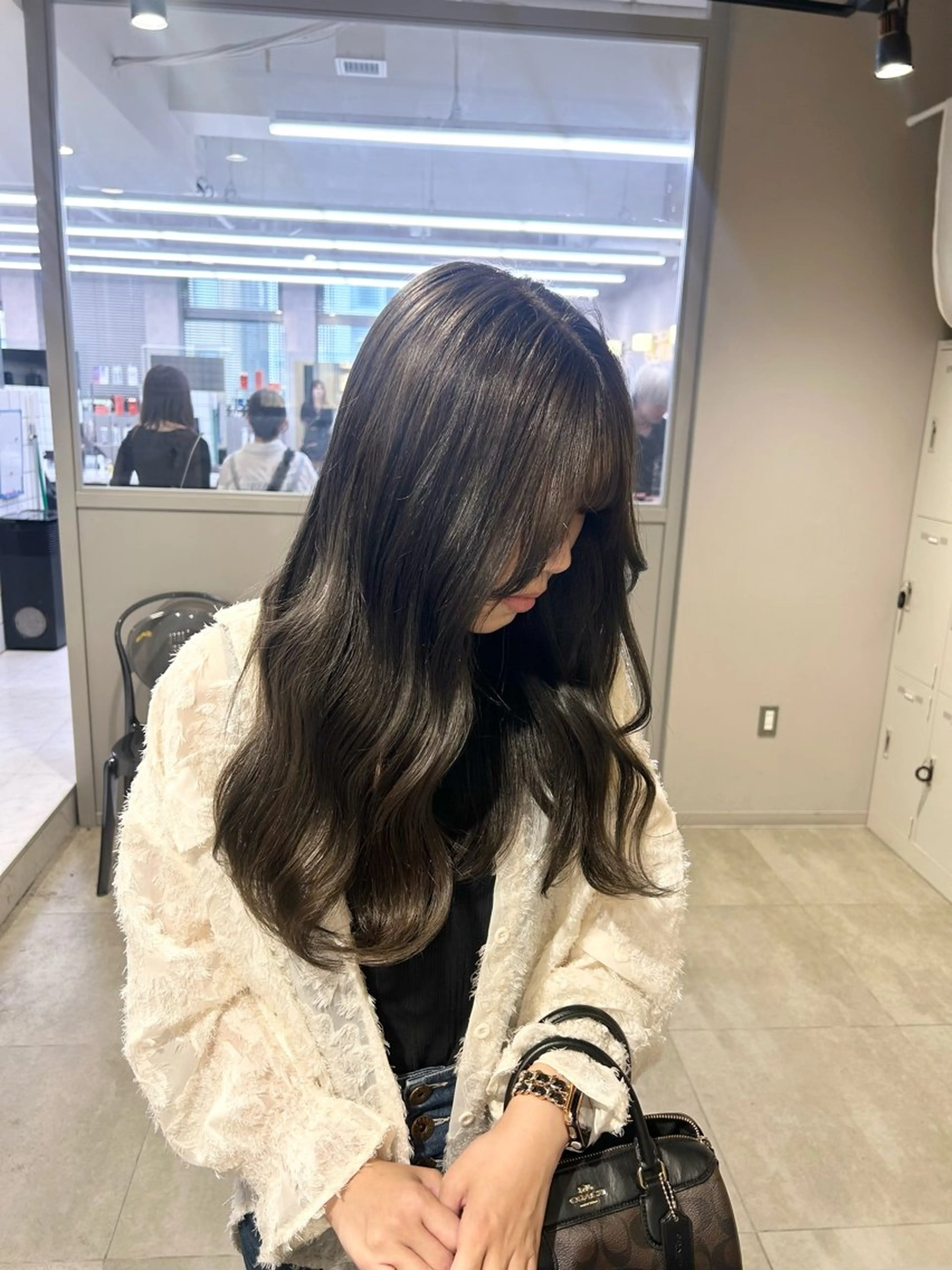 カラー ヘアカラー 透明感ベージュ🤎 ナチュラルレイヤーのヘアスタイル