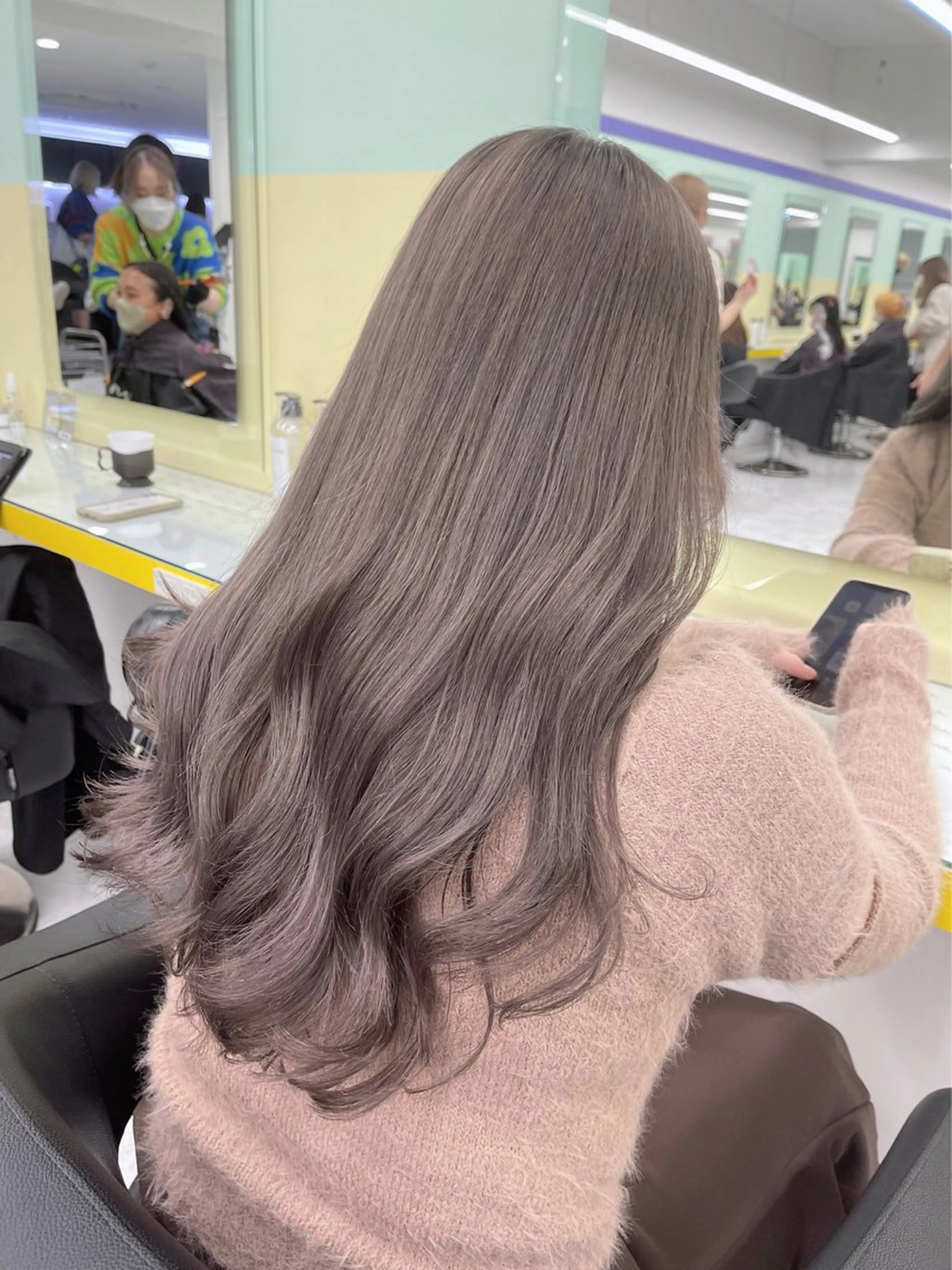 ロング カラー ハイトーンカラー 🦄レイヤーカットのヘアスタイル