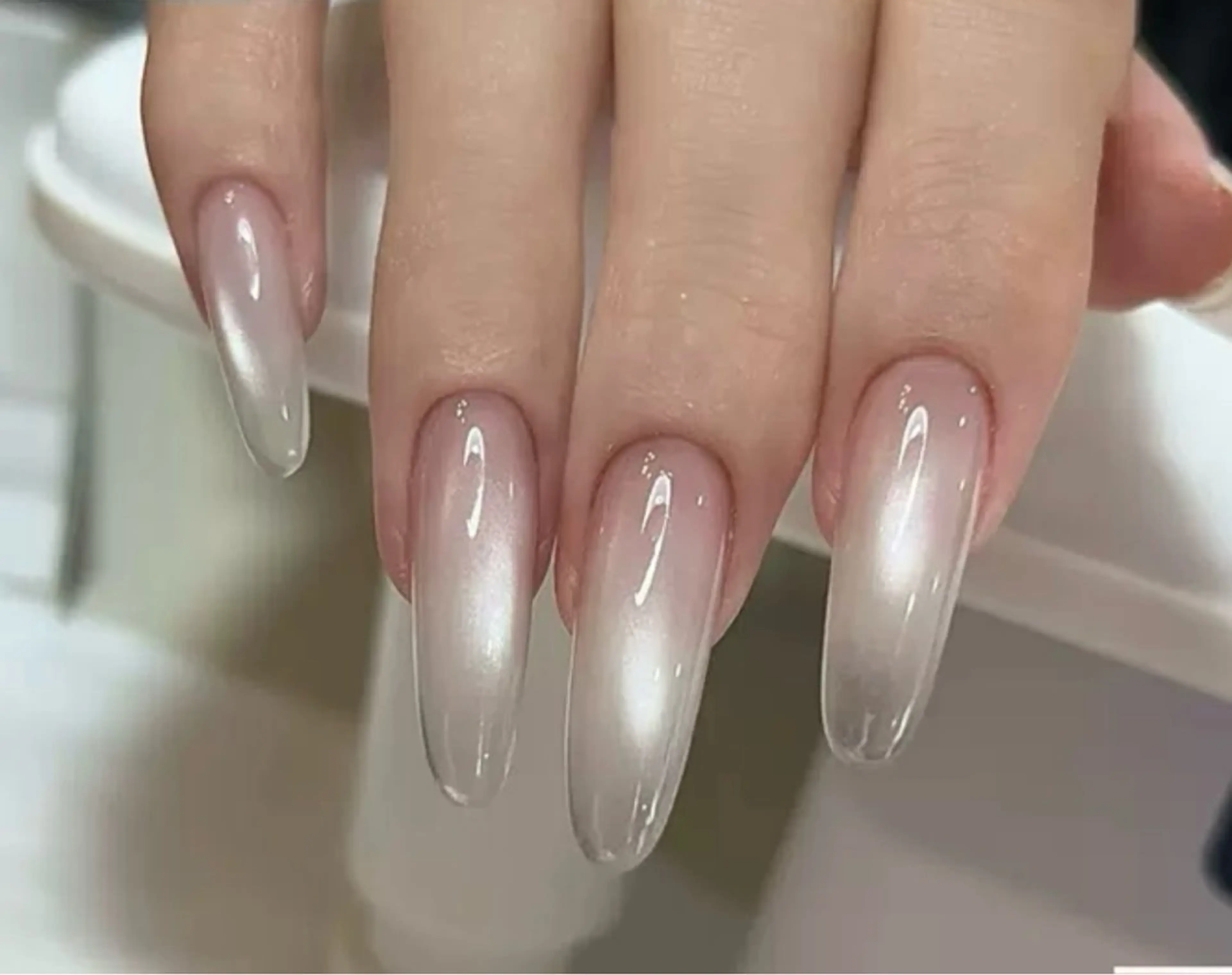 ネイル チークネイル 長さ出し フラワーネイル フレンチネイル ガーリー sun nail池袋 モデル募集のネイルデザイン