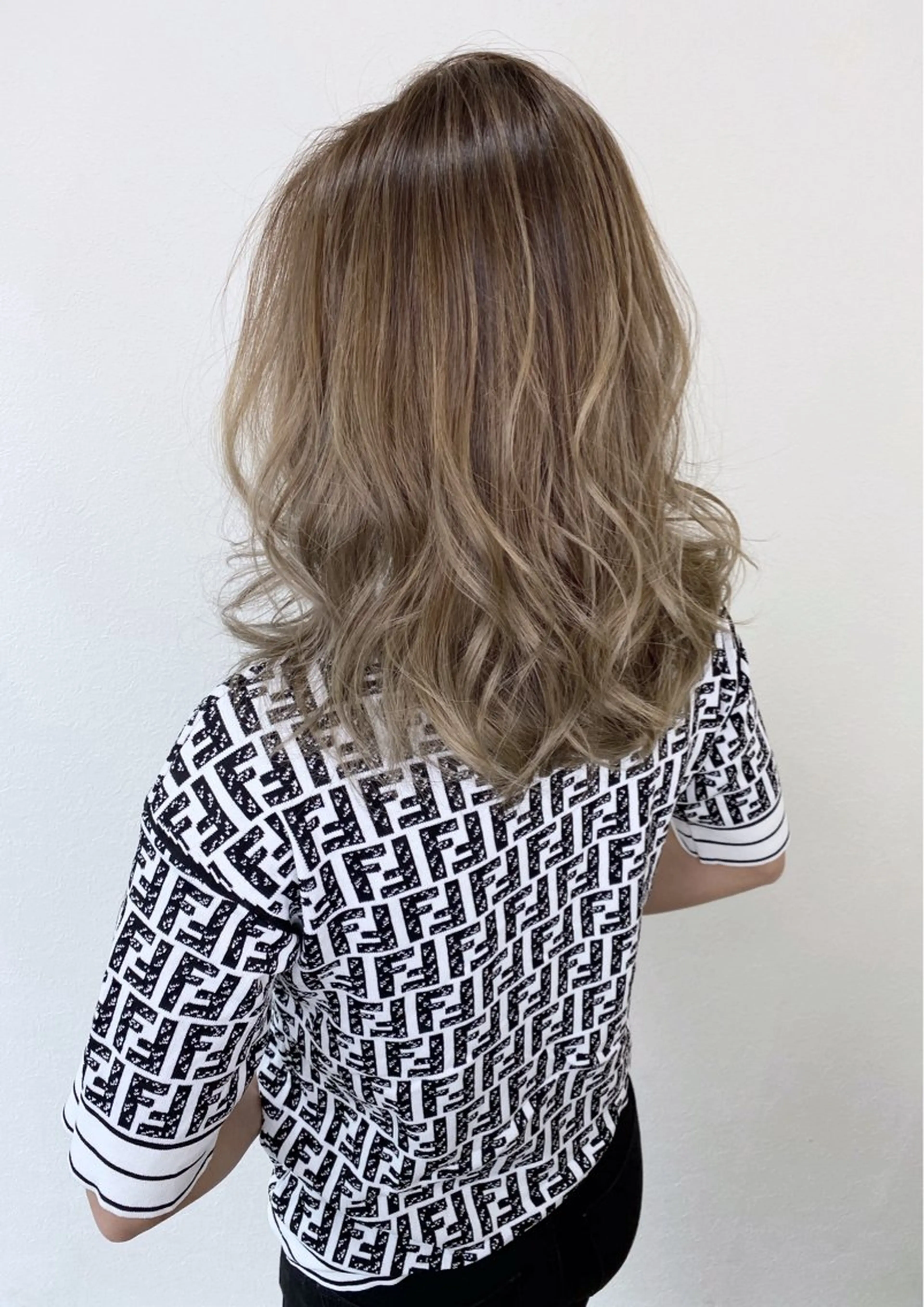 ロング カラー vifkrone所属・心斎橋ダブルカラー ⭐️カラー　タカヤマのヘアスタイル