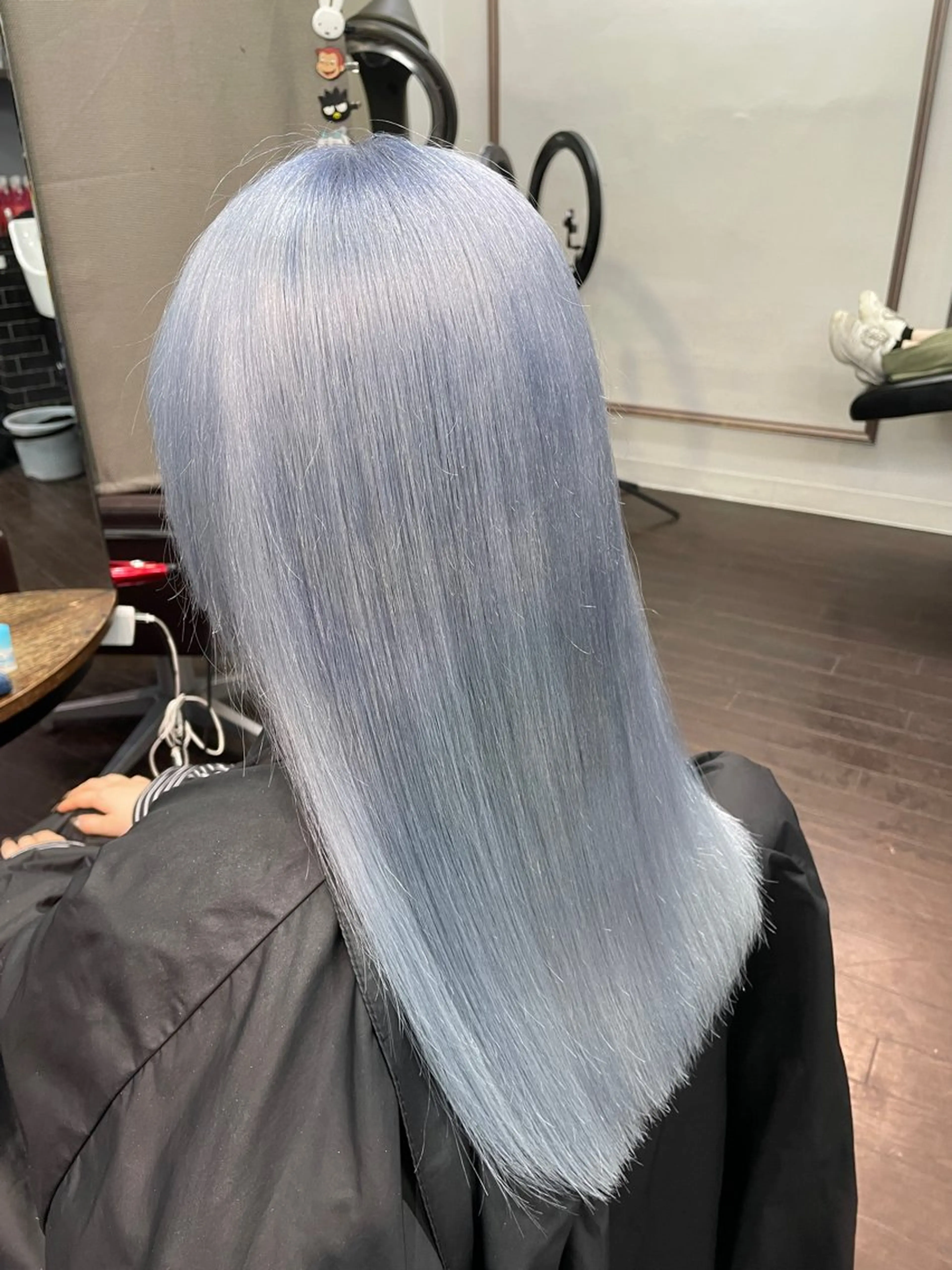 ロング カラー ブルーカラー ハイトーンカラー chloe 【クロエ】のヘアスタイル