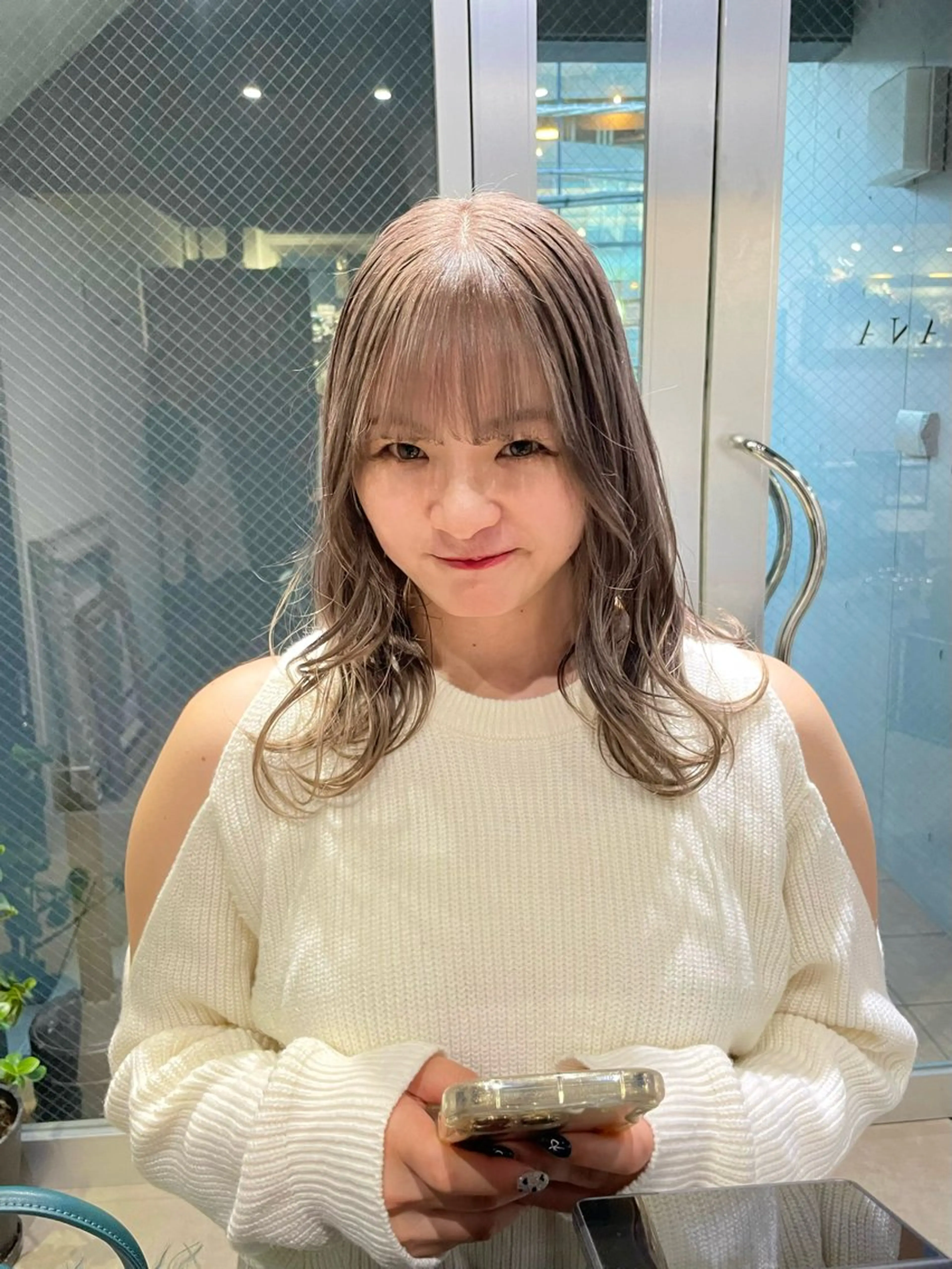 カラー ブリーチ グレージュ ヘアカラー トリートメント ミルクティーベージュ ブリーチ🖤サヤカのヘアスタイル