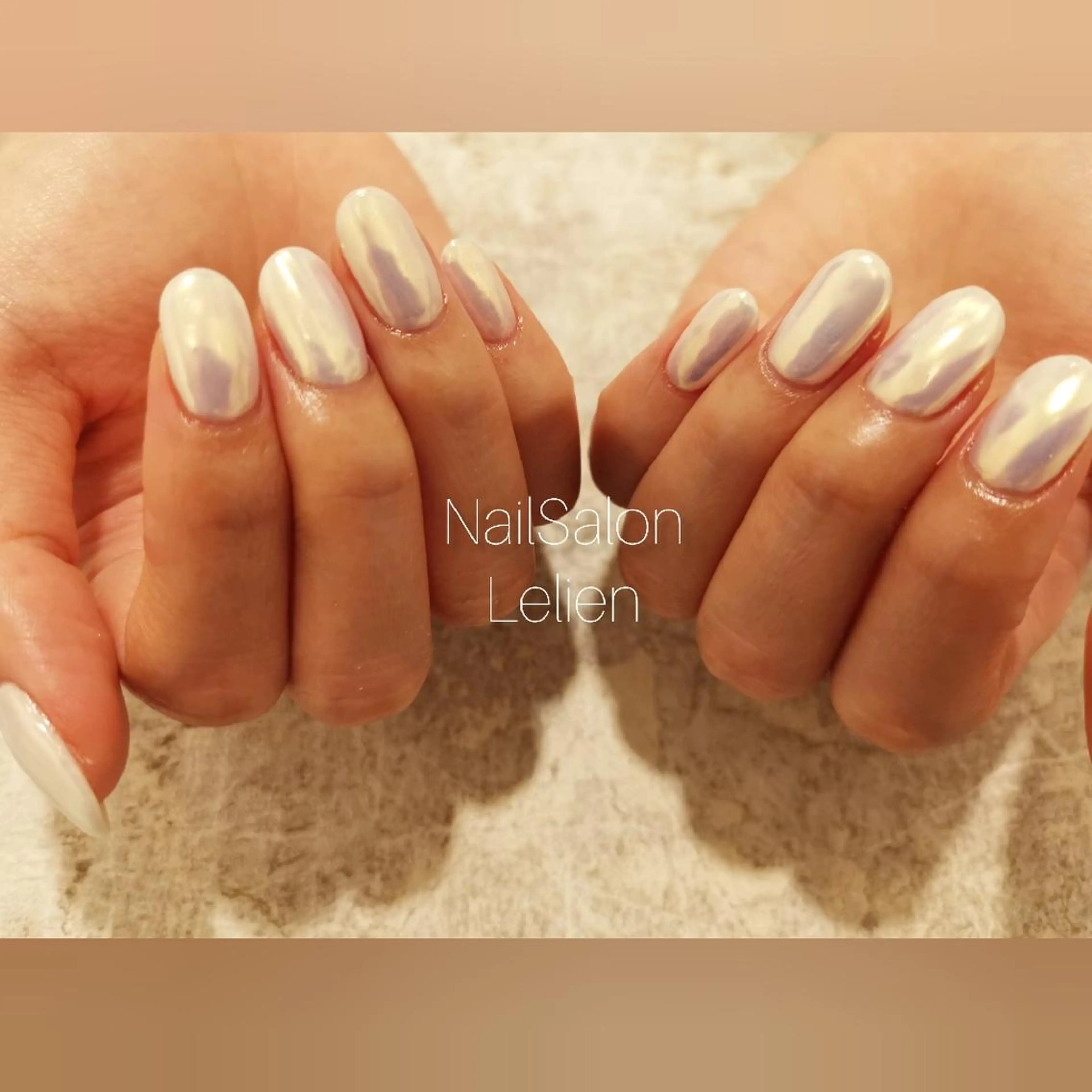 ネイル ミラーネイル ホワイト ハンドネイル 人気エリア💖完全個室【ルリエ】所属・ネイルサロン Lelienルリエのネイルデザイン