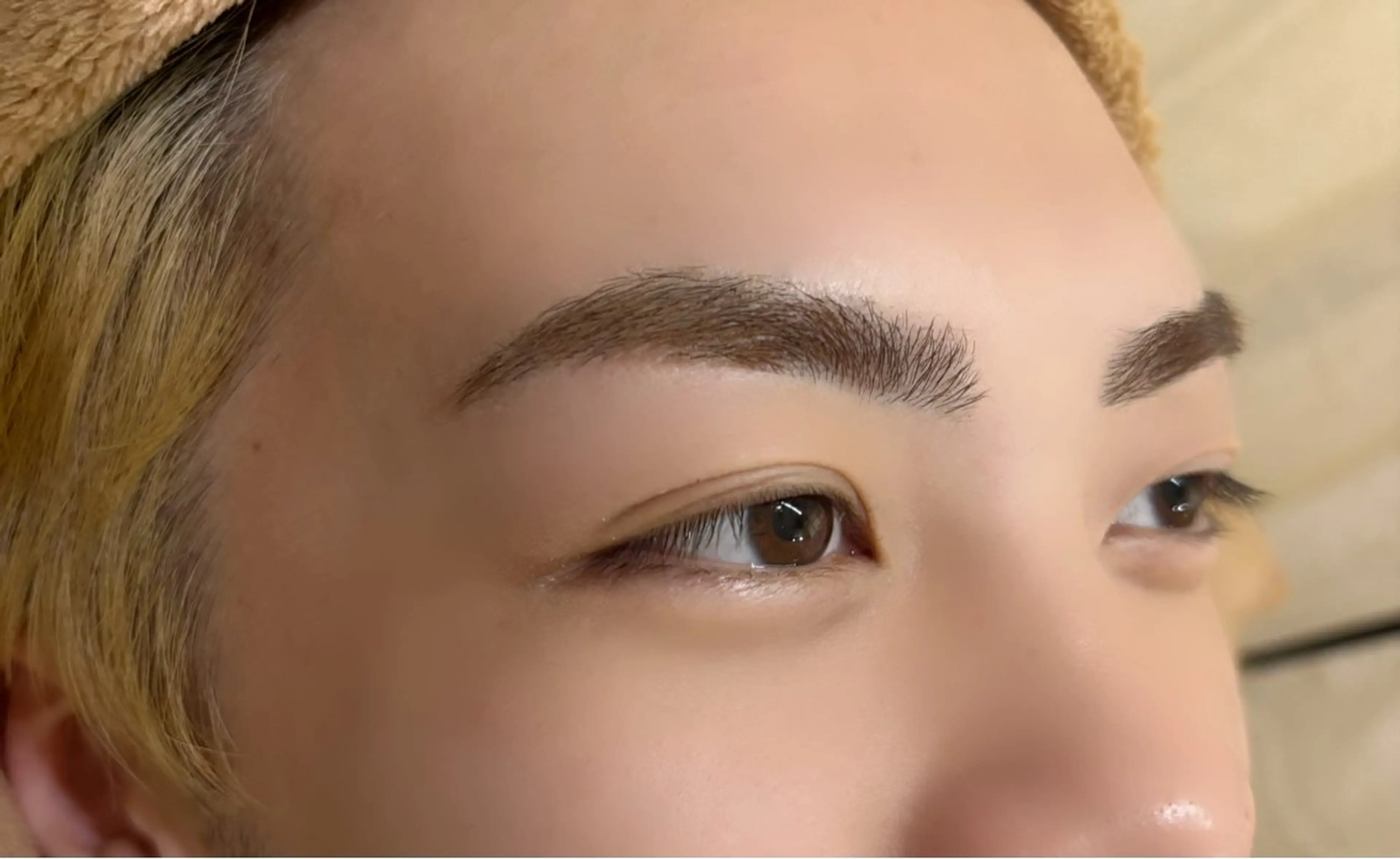 アイブロウ ワックス脱毛 💛LUNELLA MIKU💛のマツエク・マツパデザイン