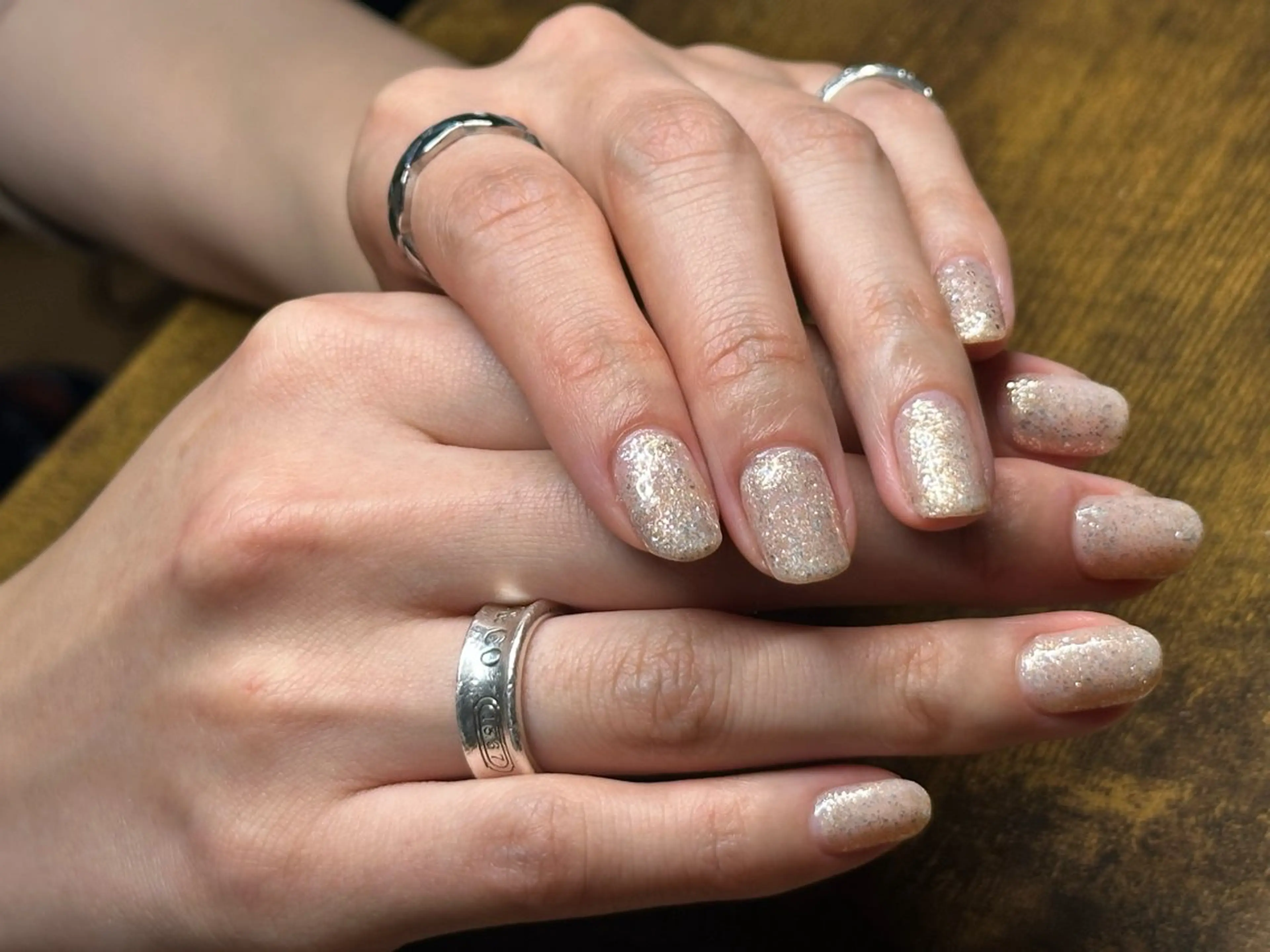 ネイル ゴールド キラキラネイル つめピリカ所属・つめピリカ きさらのネイルデザイン