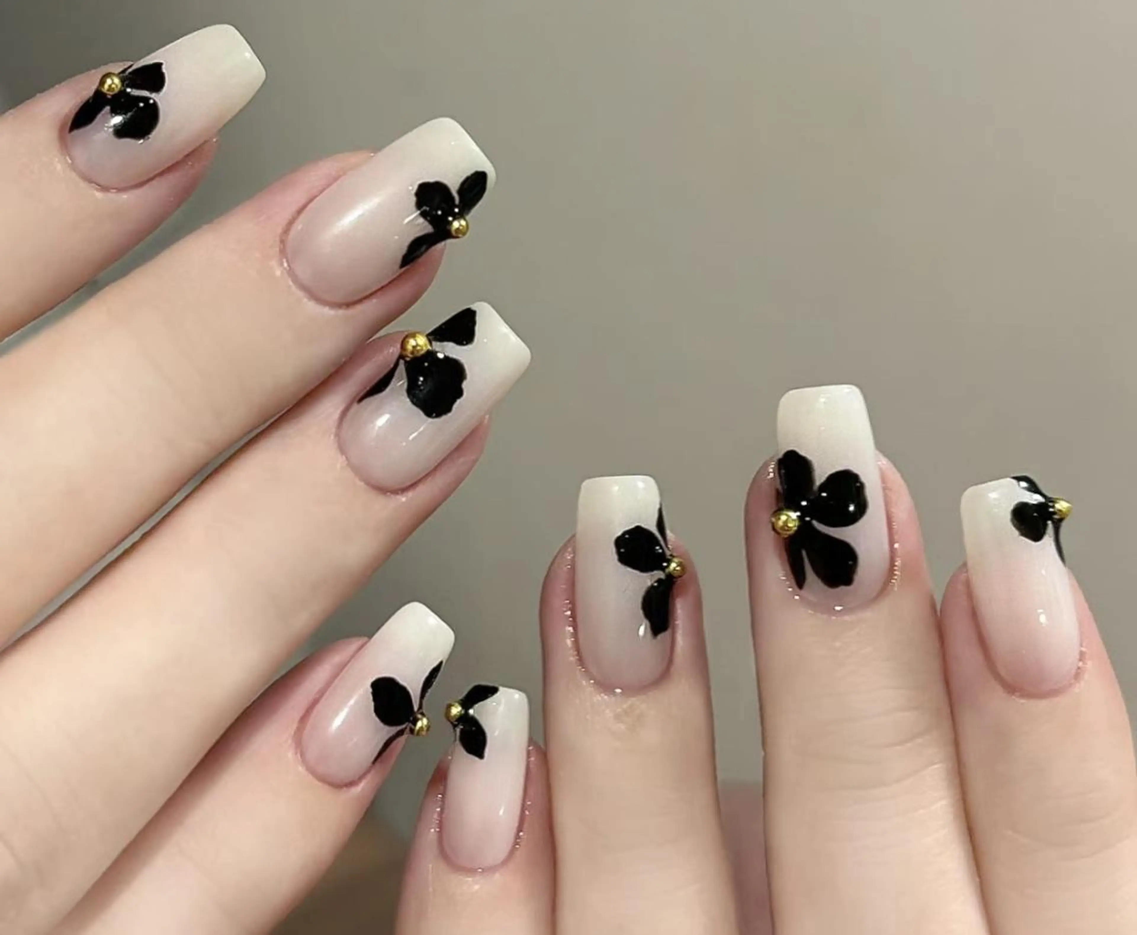 ネイル VIVIAN リサのネイルデザイン