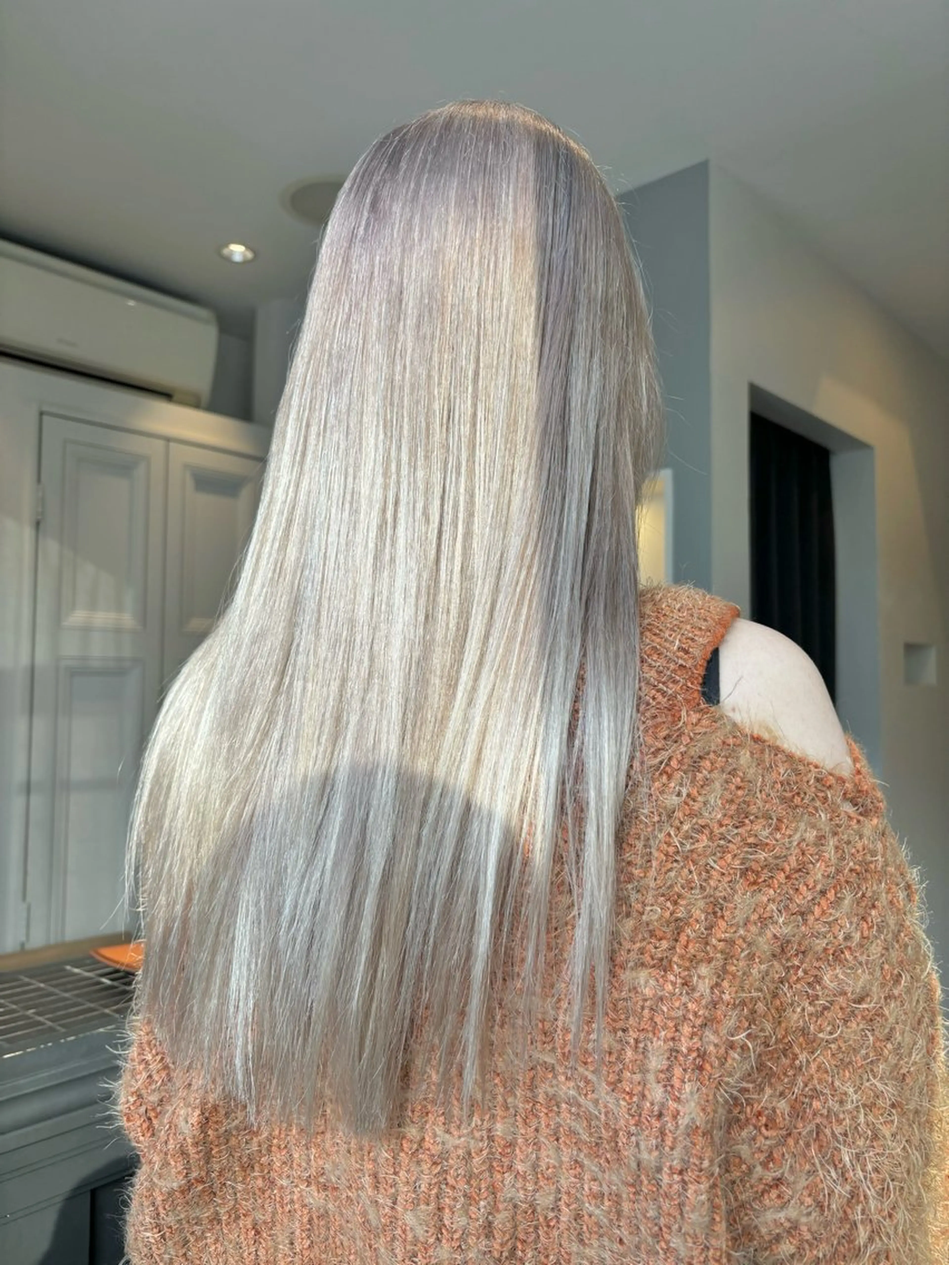 ロング カラー ヘアカラー トリートメント 栗林 茉那のヘアスタイル